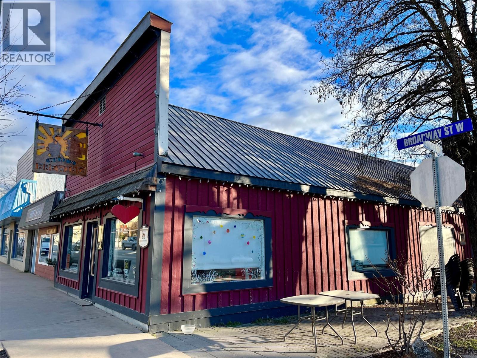 Retail in Nakusp - Image 2