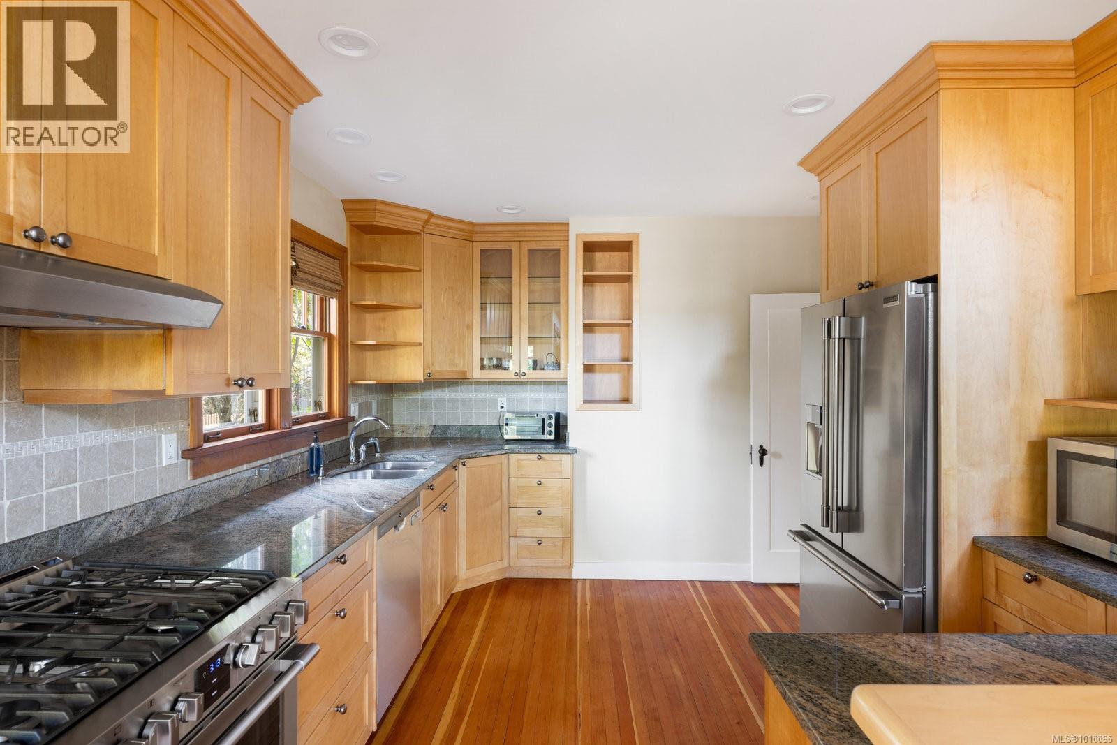 2168 BARTLETT AVE - 11