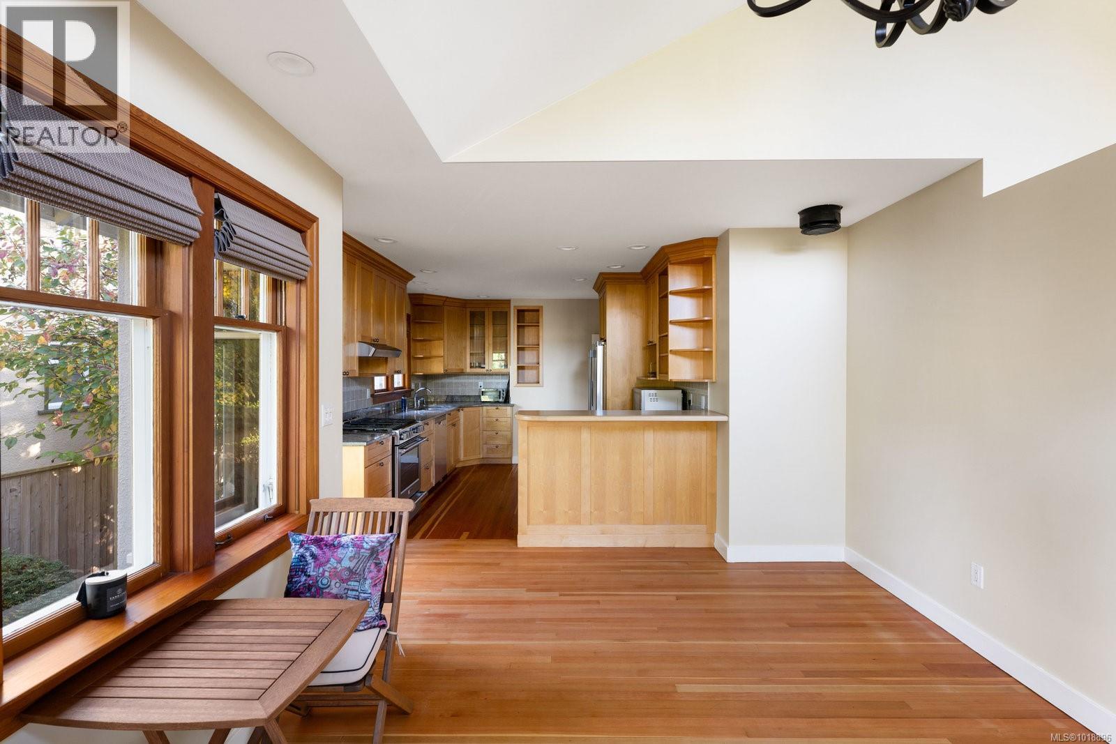 2168 BARTLETT AVE - 12