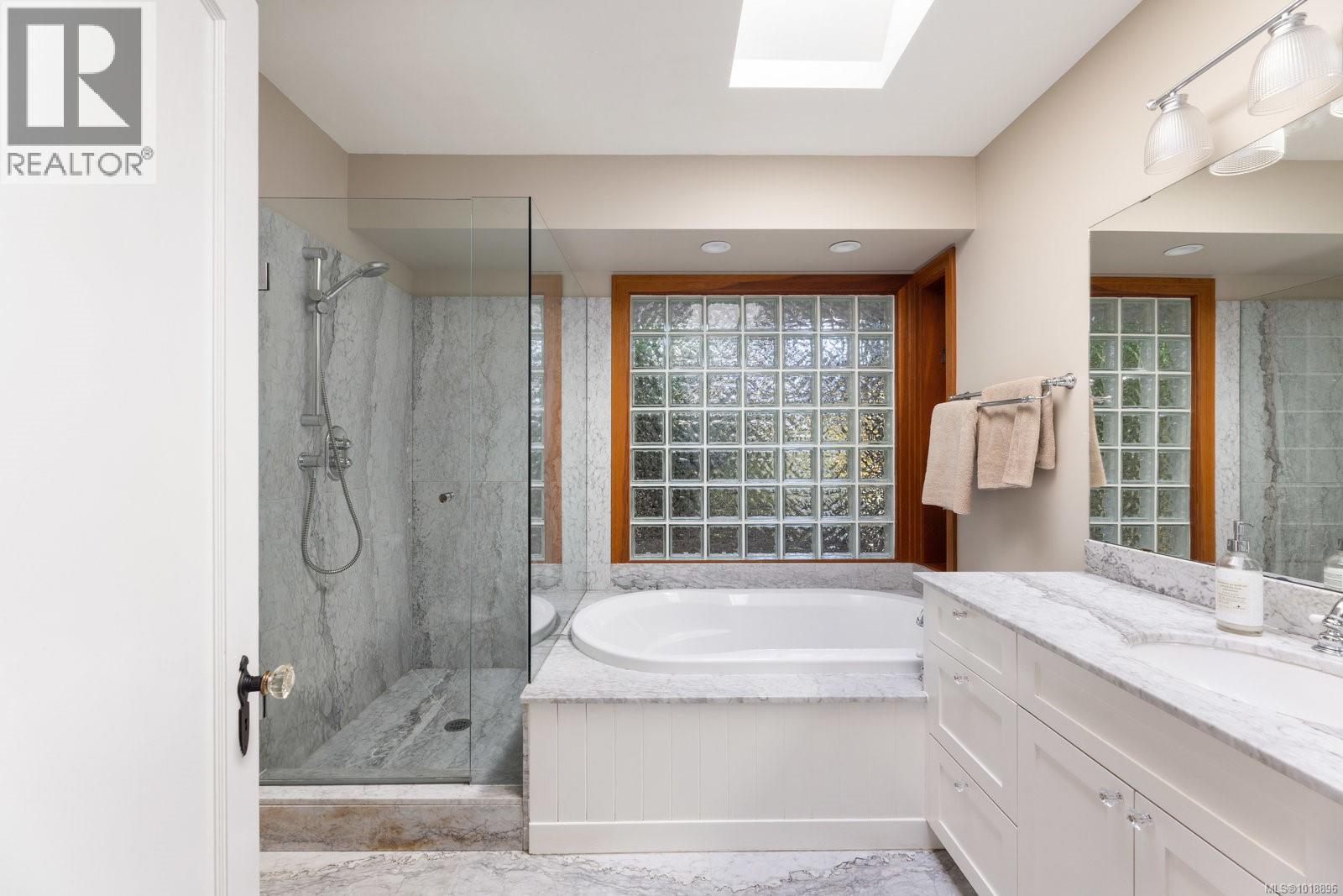 2168 BARTLETT AVE - 21