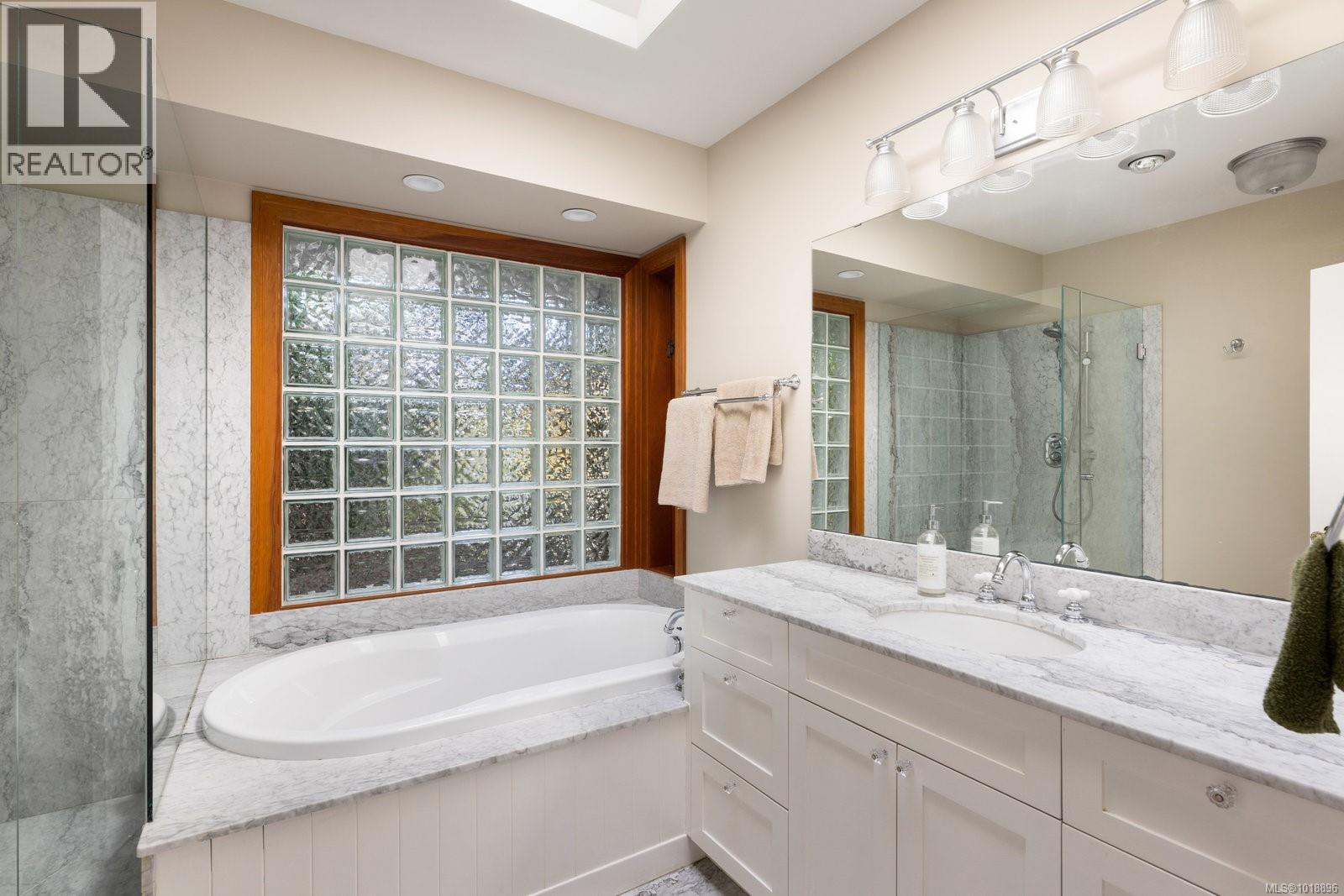 2168 BARTLETT AVE - 22