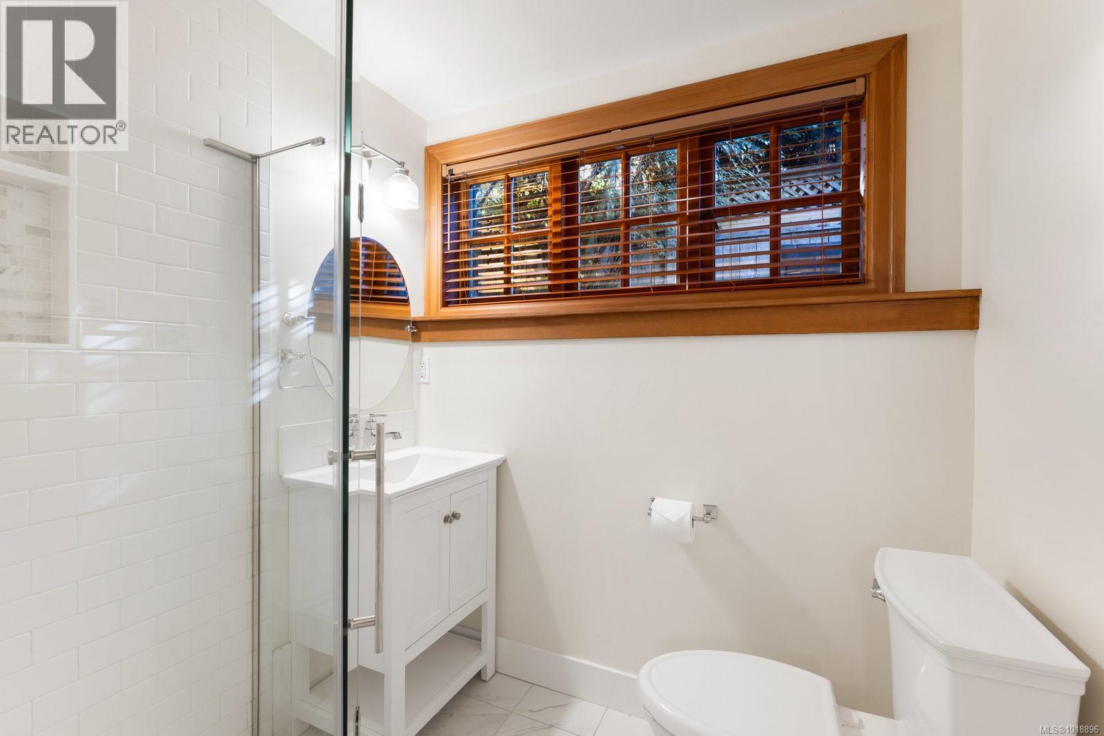 2168 BARTLETT AVE - 25