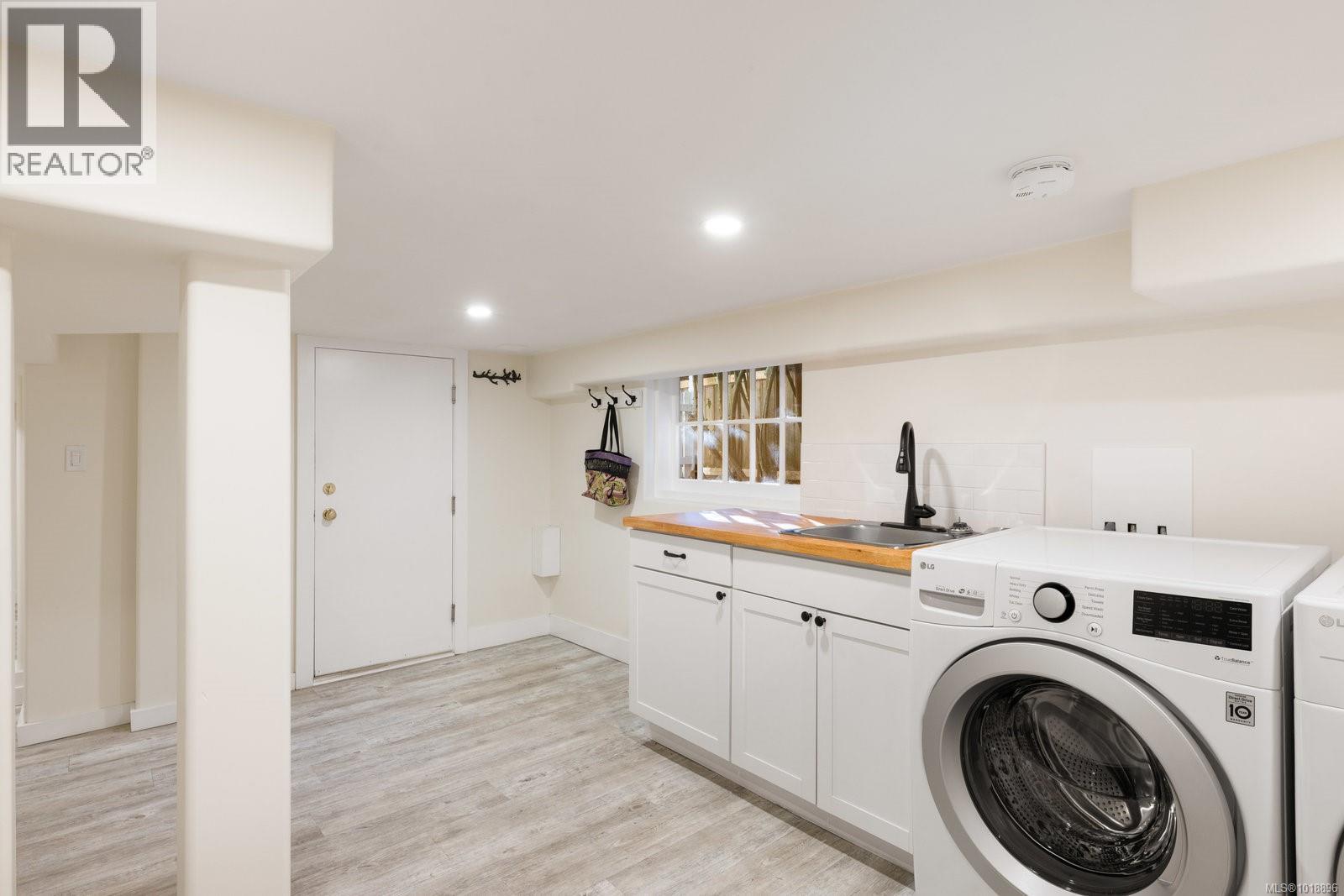 2168 BARTLETT AVE - 26