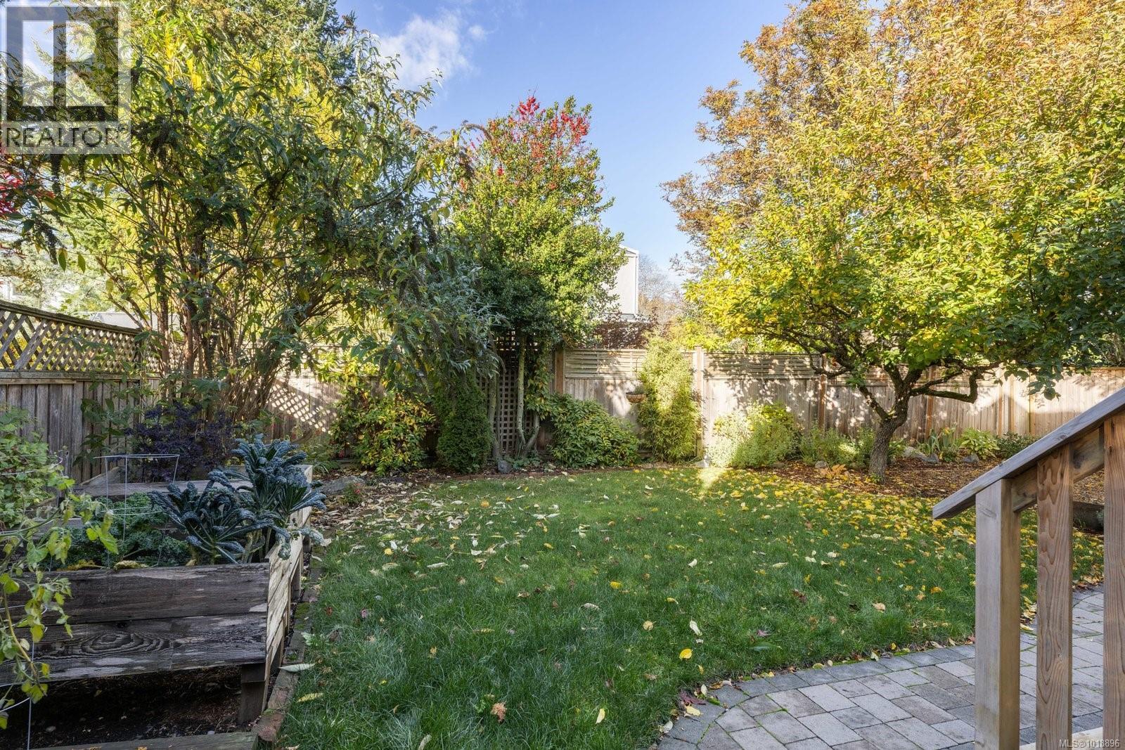 2168 BARTLETT AVE - 32