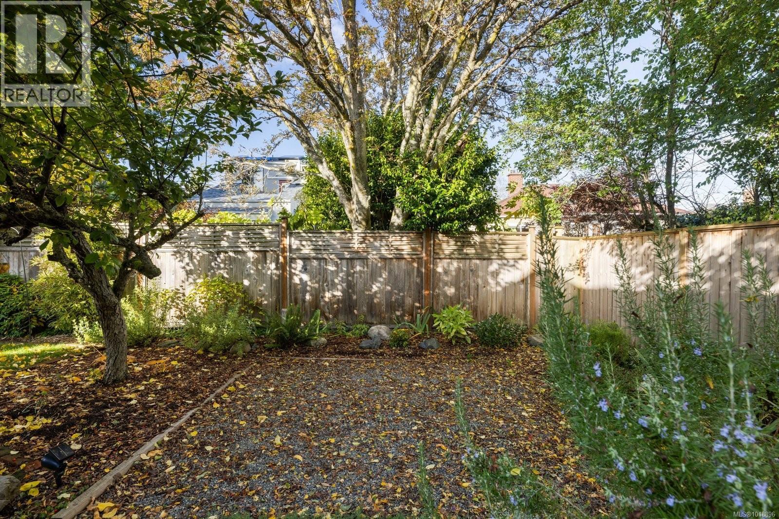 2168 BARTLETT AVE - 33