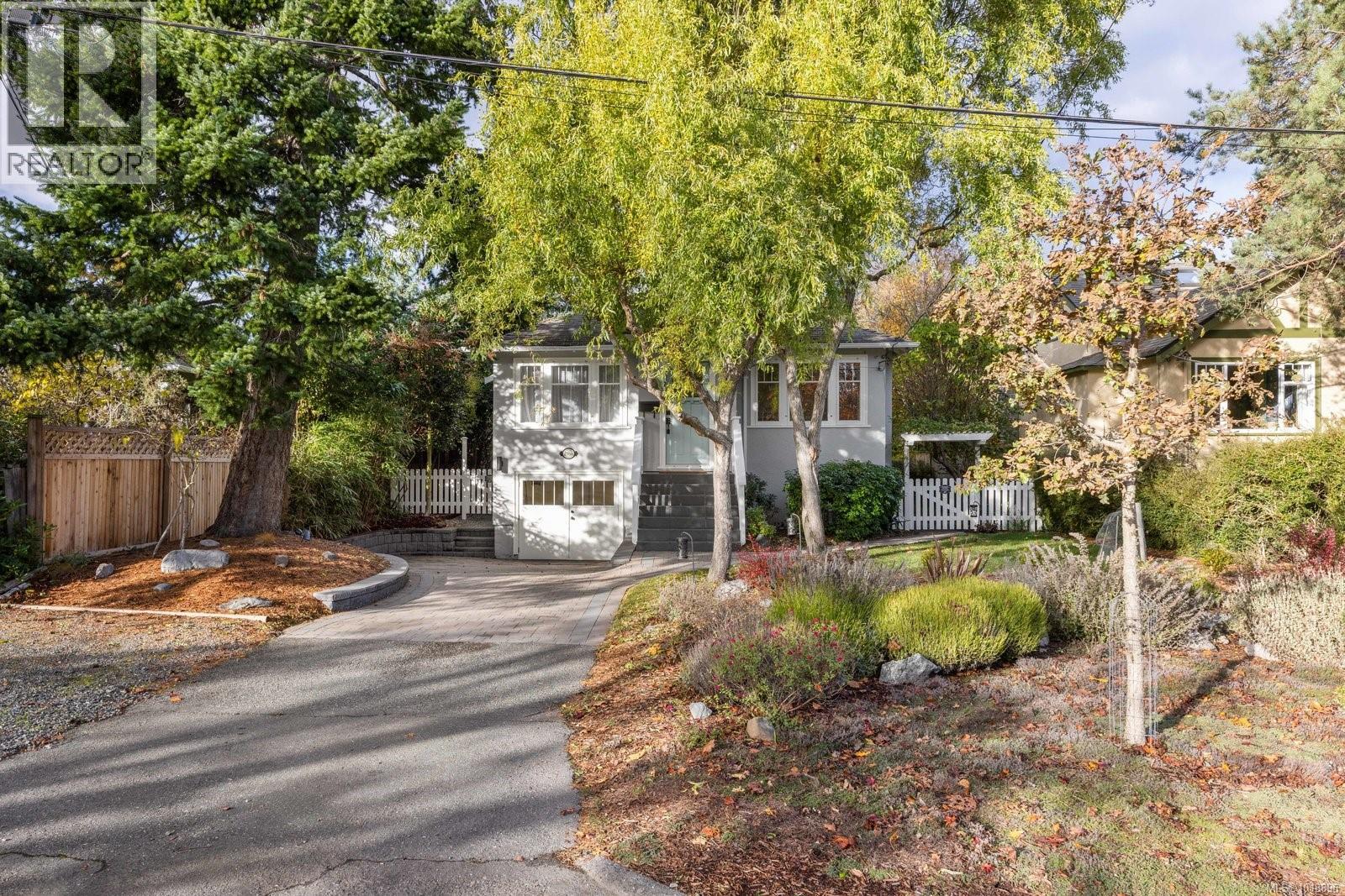 2168 BARTLETT AVE - 35