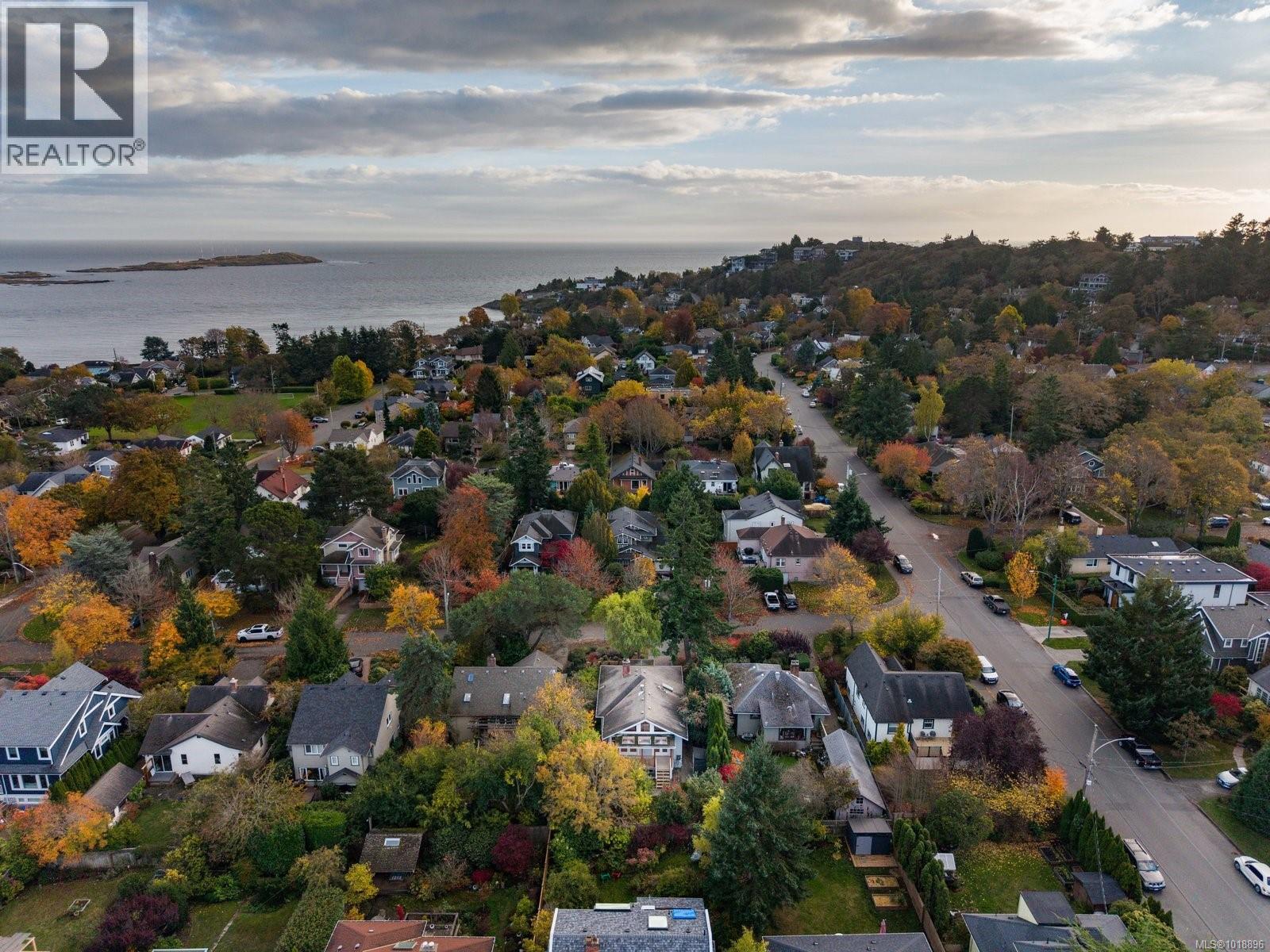 2168 BARTLETT AVE - 36