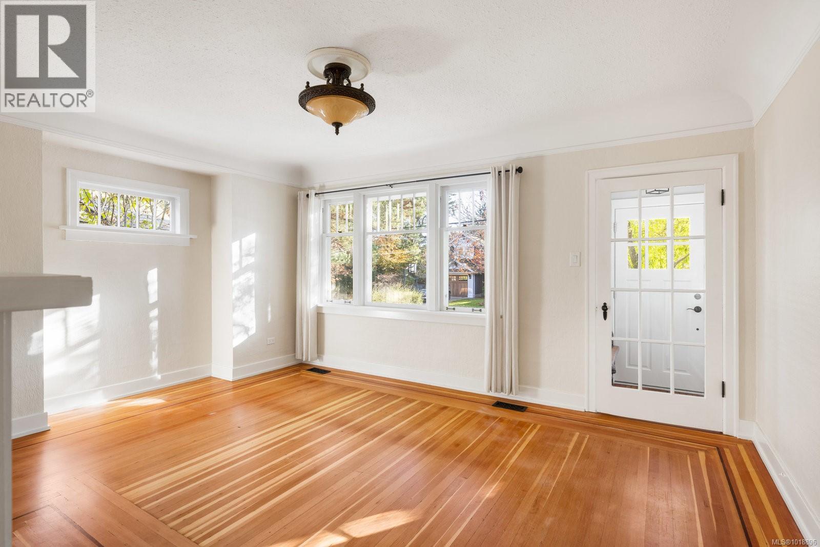 2168 BARTLETT AVE - 6