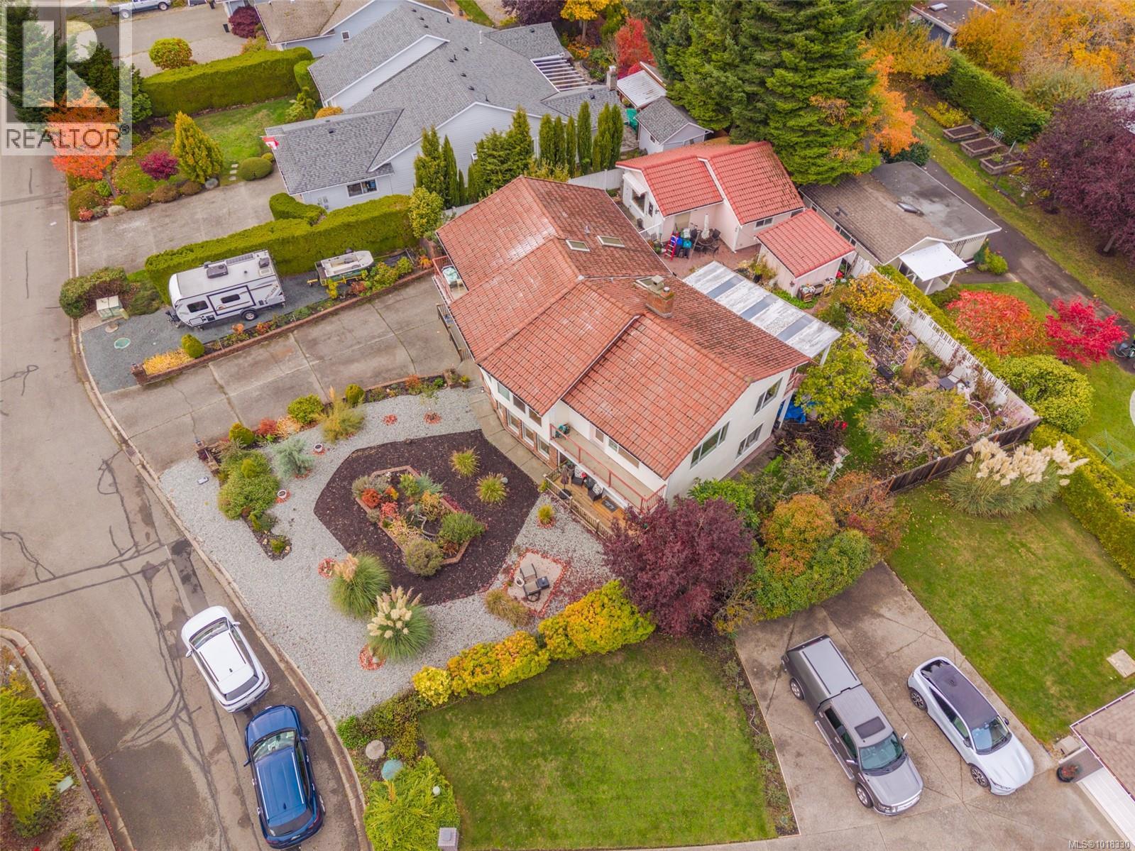 511 Panorama Pl, Parksville