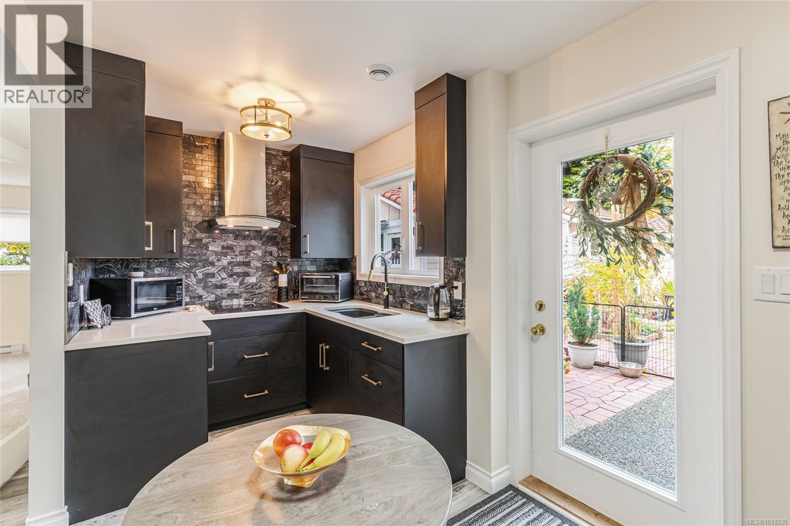 511 Panorama Pl, Parksville