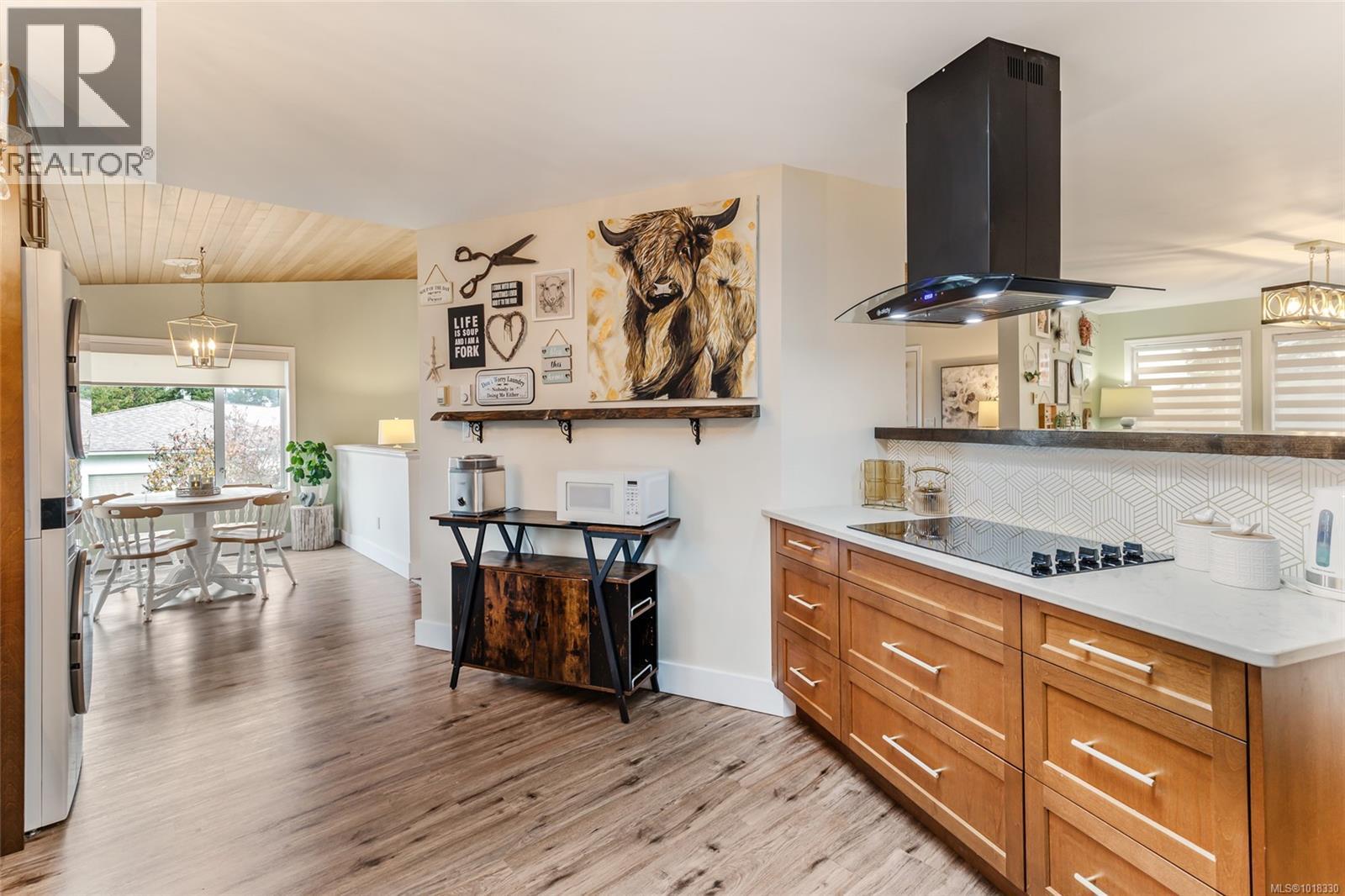 511 Panorama Pl, Parksville