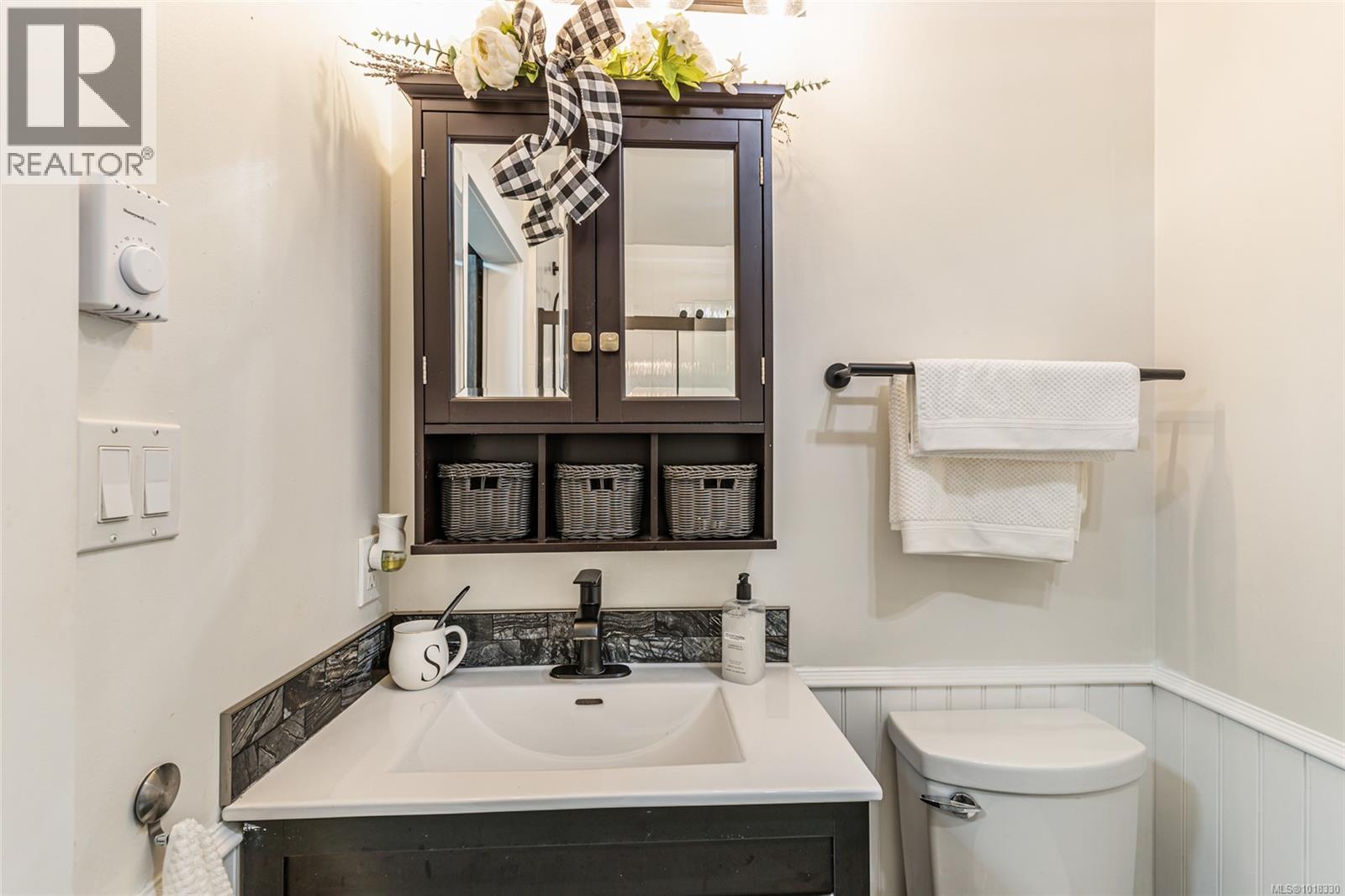 511 Panorama Pl, Parksville