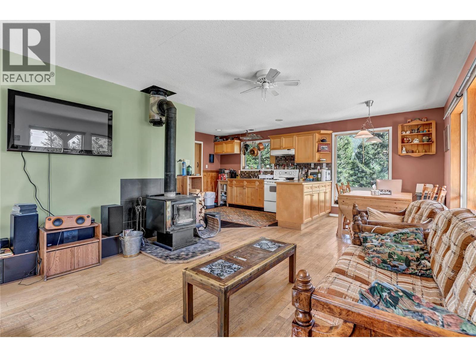 2556 PRINCETON SUMMERLAND Road, Princeton