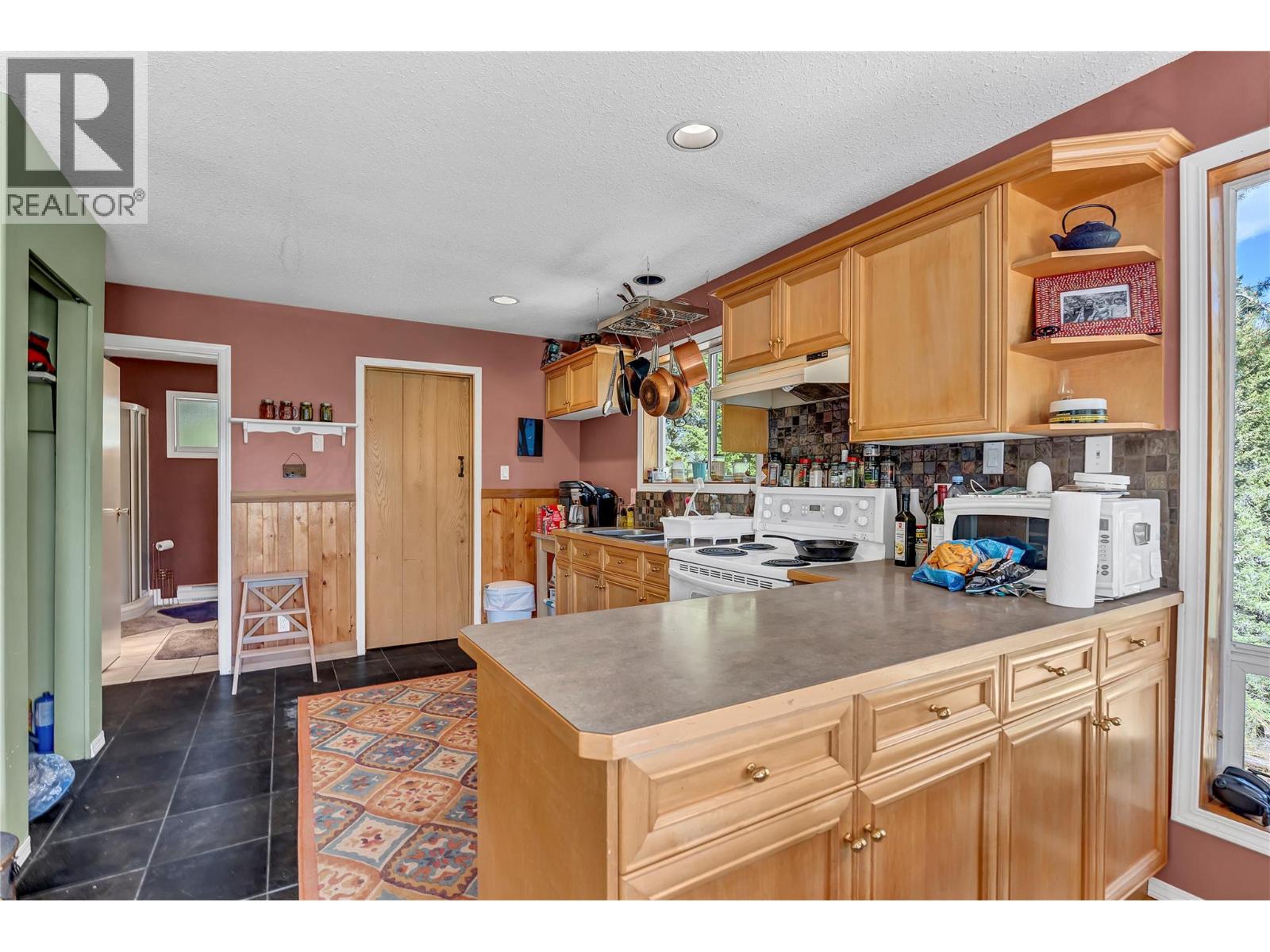 2556 PRINCETON SUMMERLAND Road, Princeton