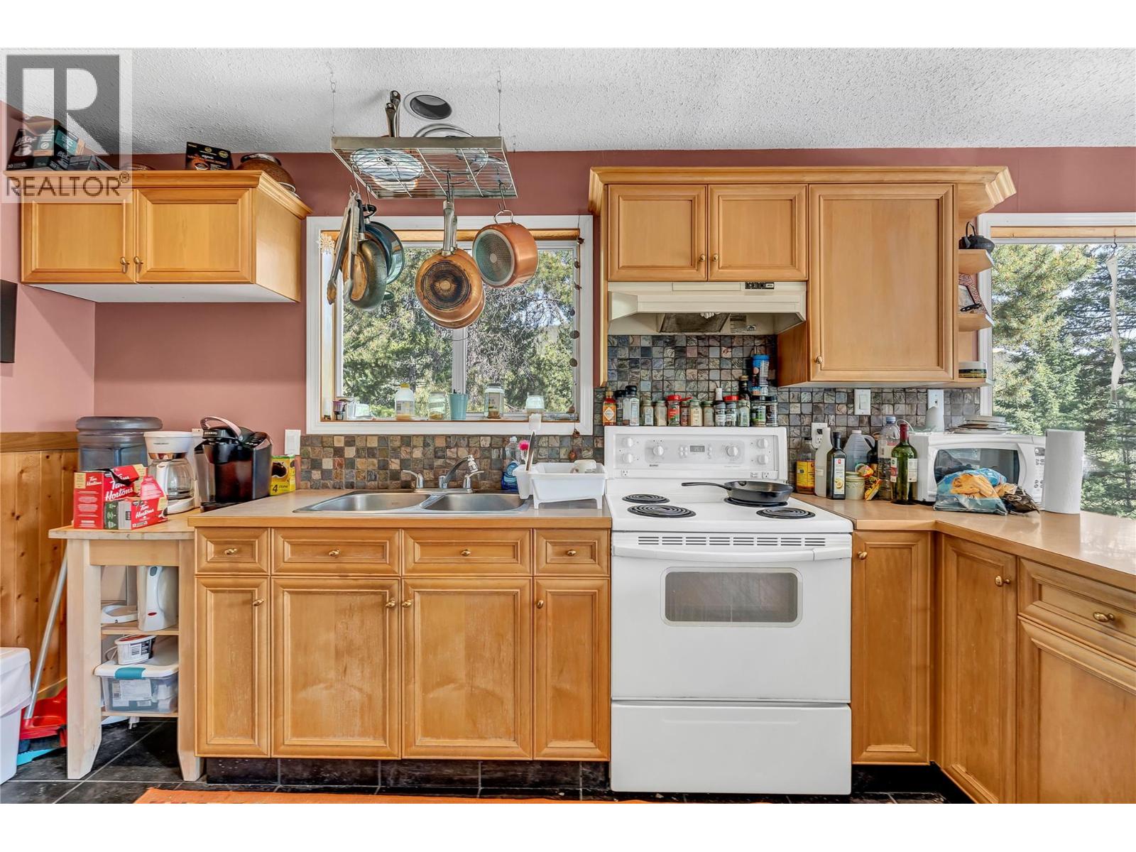 2556 PRINCETON SUMMERLAND Road, Princeton