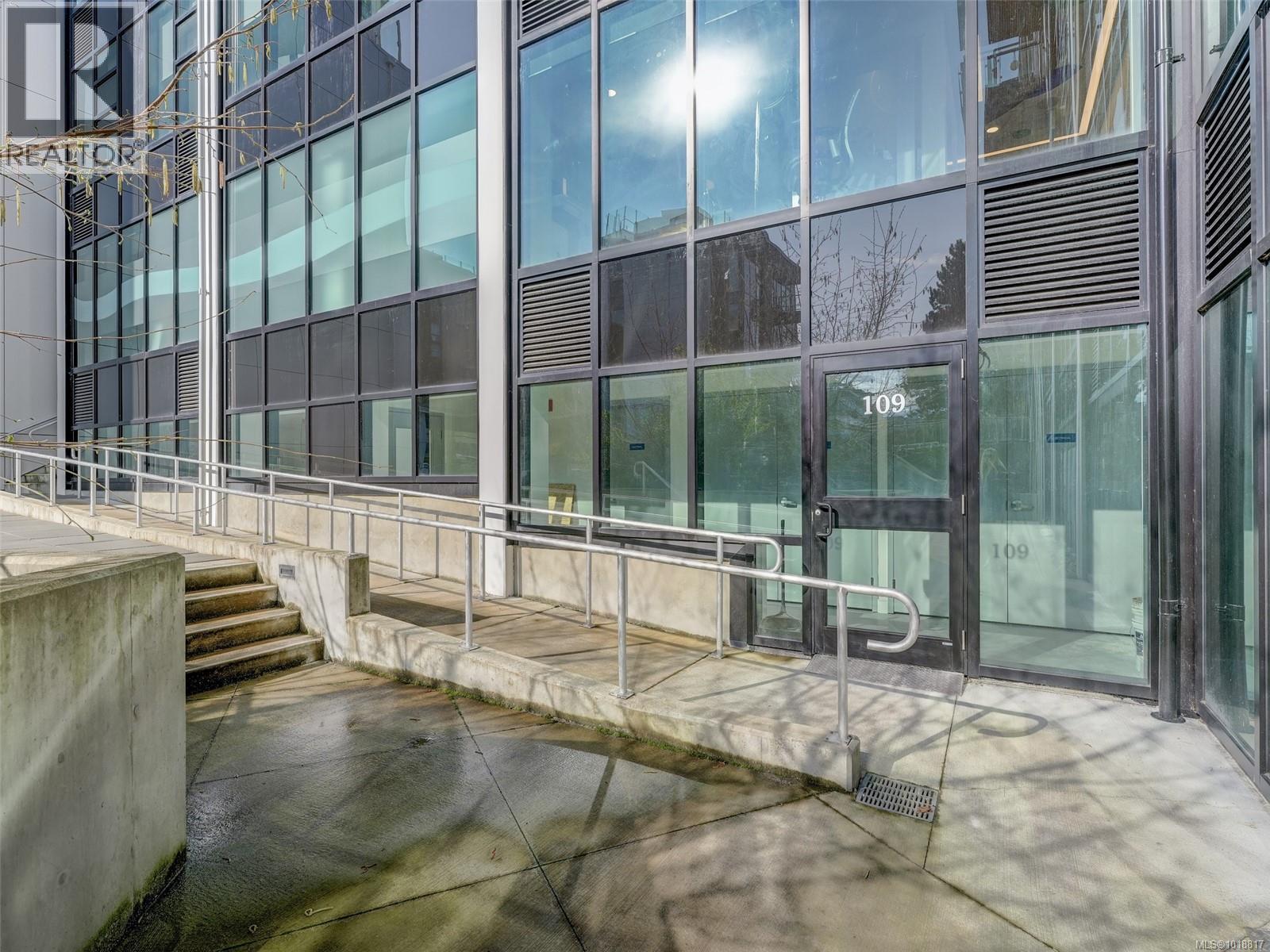 #109 1105 PANDORA AVE - 1