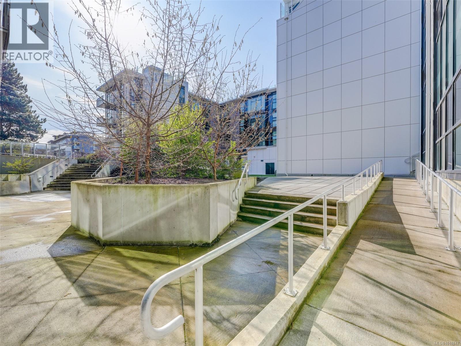 #109 1105 PANDORA AVE - 11