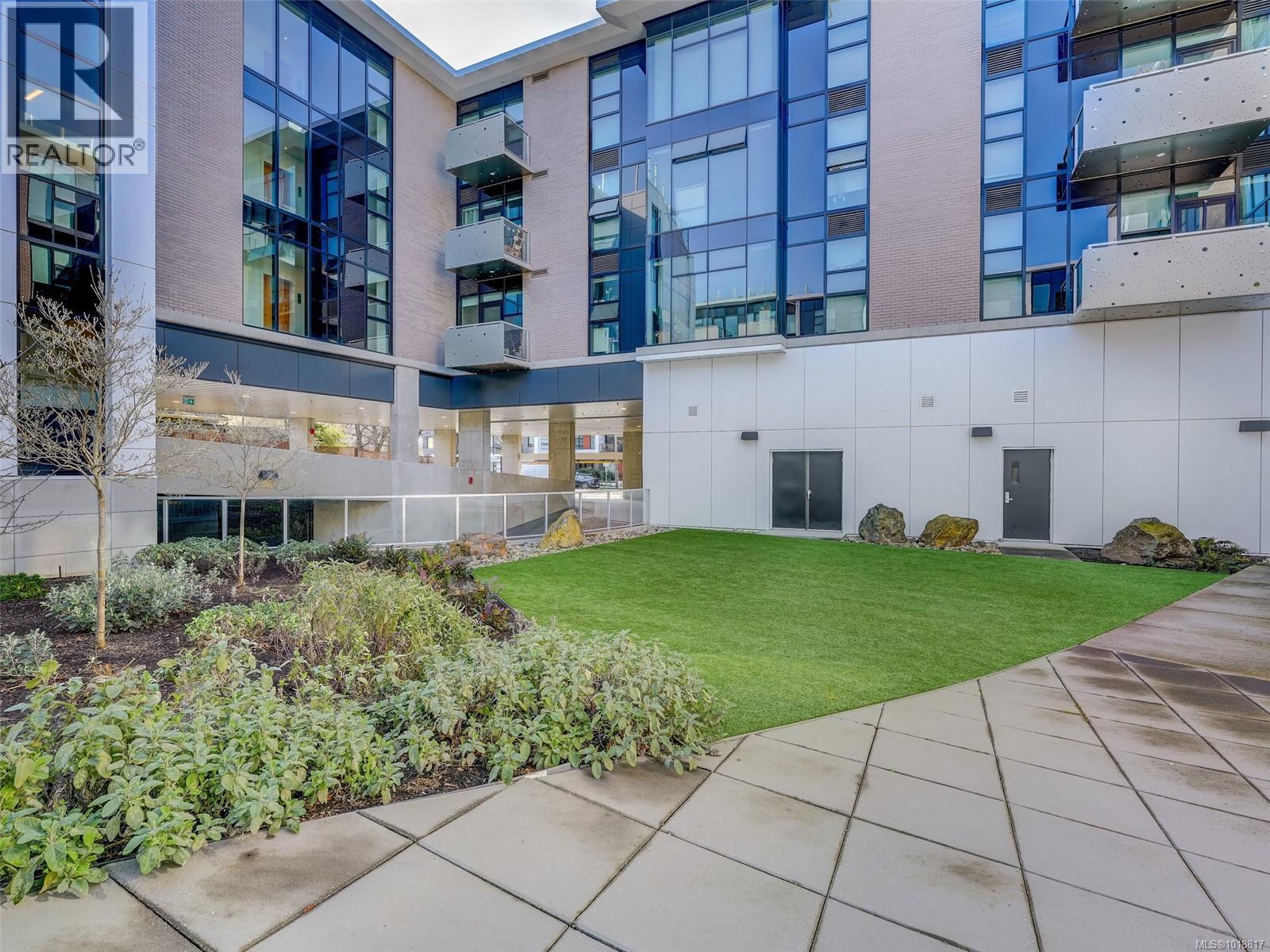 #109 1105 PANDORA AVE - 16