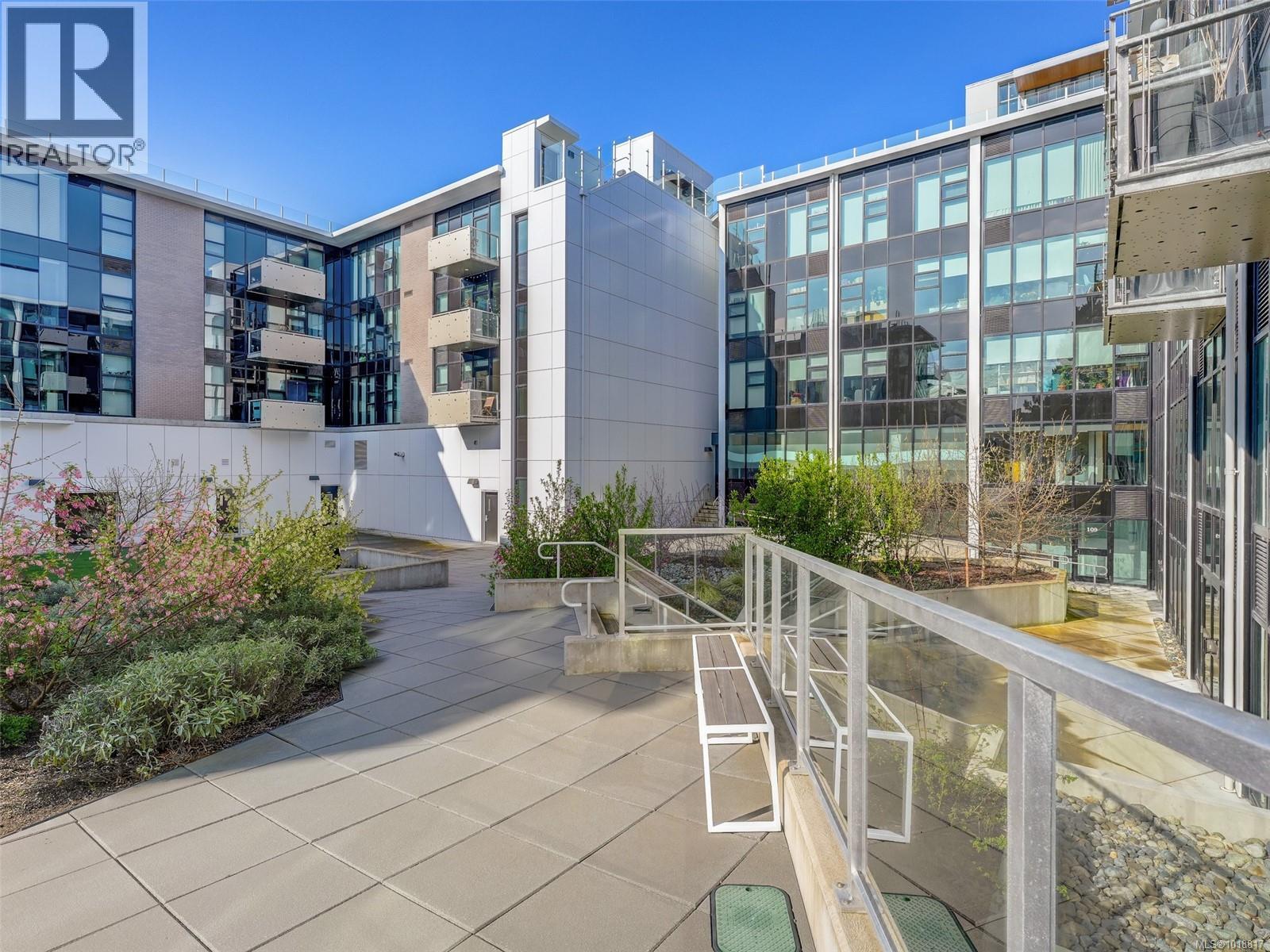 #109 1105 PANDORA AVE - 17