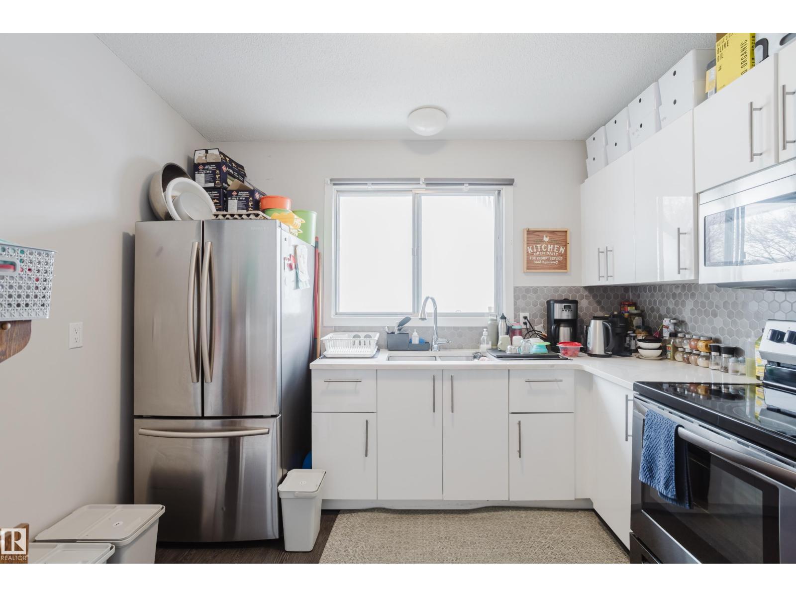 8123 8125 83 AV NW, Edmonton