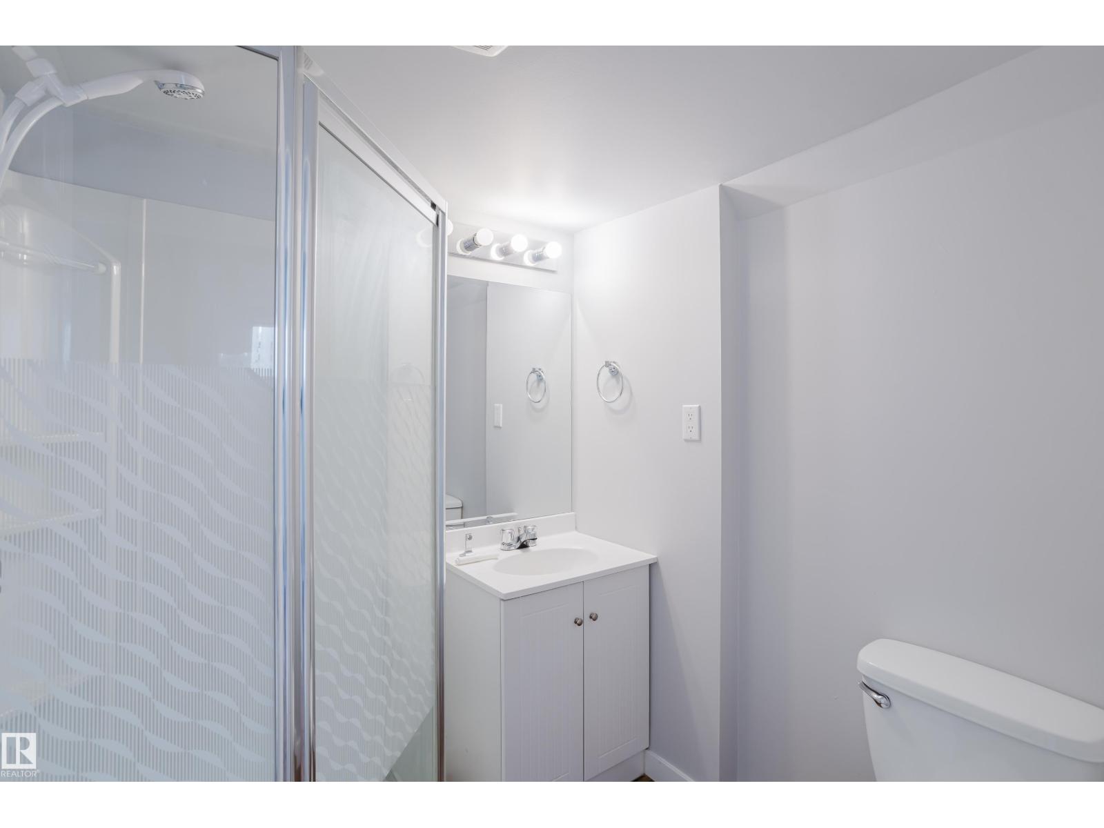 8123 8125 83 AV NW, Edmonton