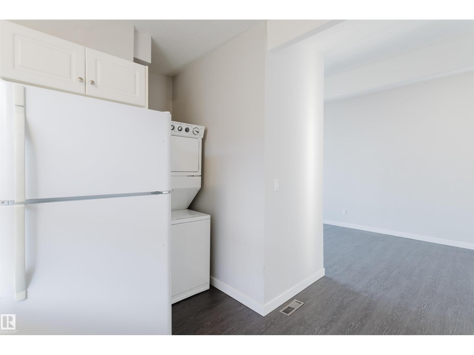 8123 8125 83 AV NW, Edmonton