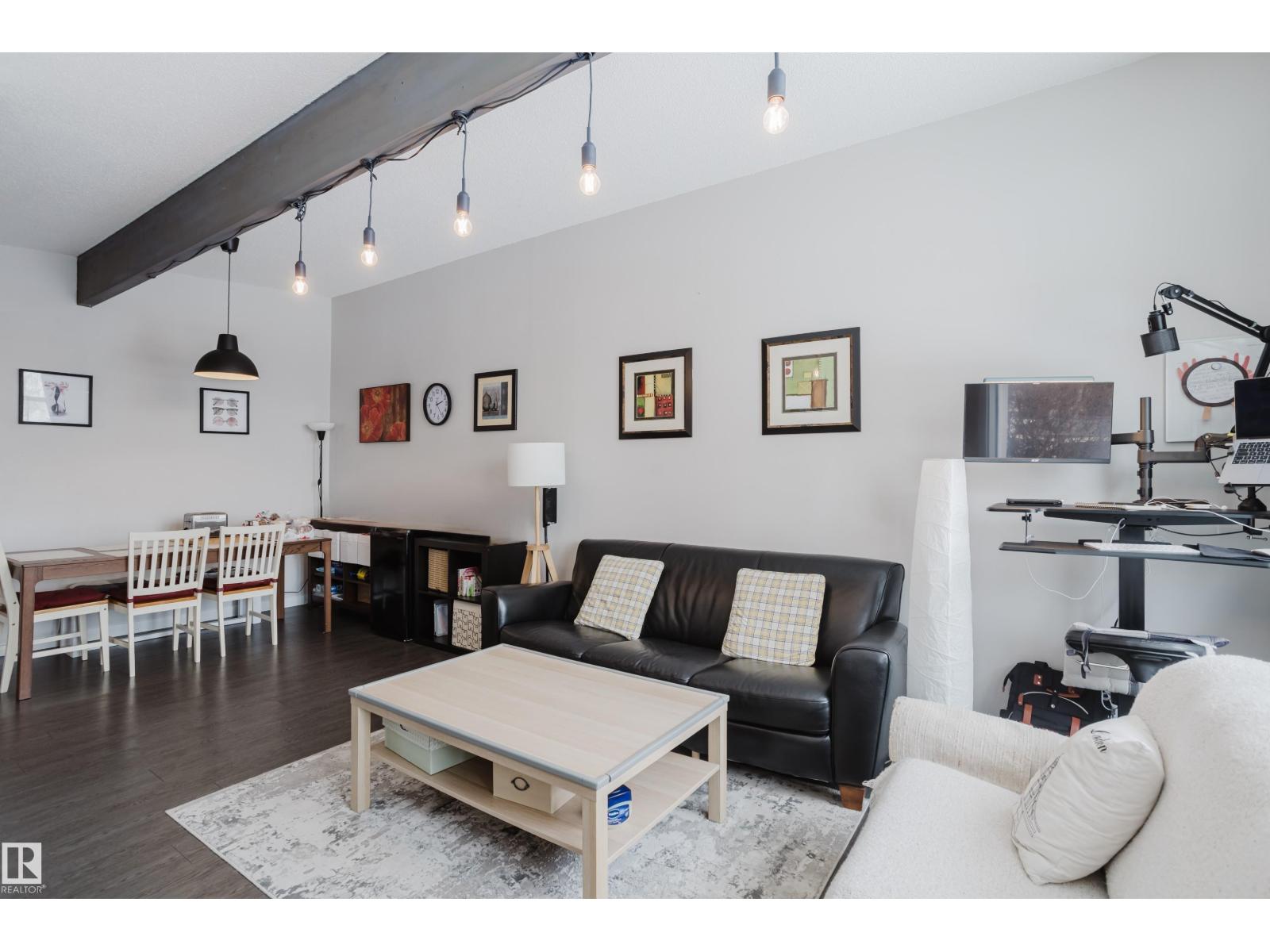 8123 8125 83 AV NW, Edmonton