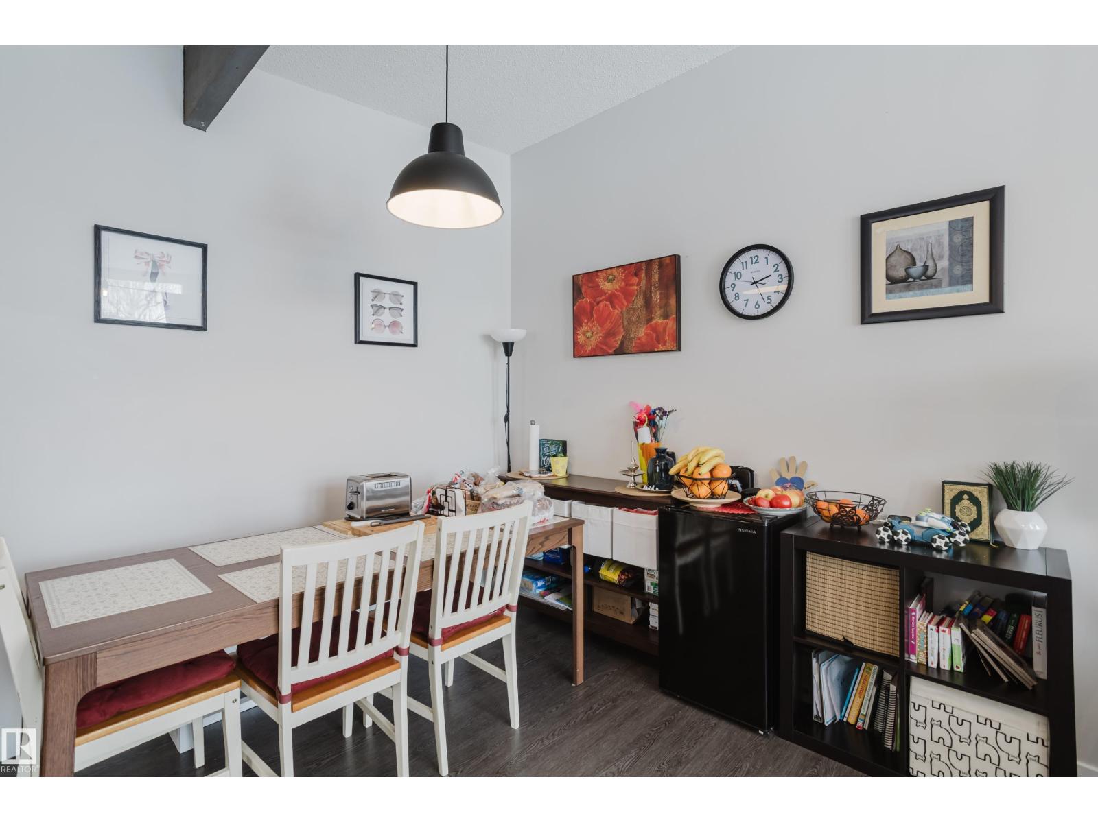 8123 8125 83 AV NW, Edmonton