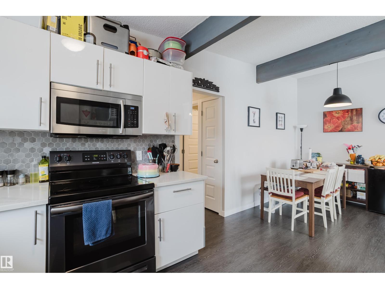 8123 8125 83 AV NW, Edmonton