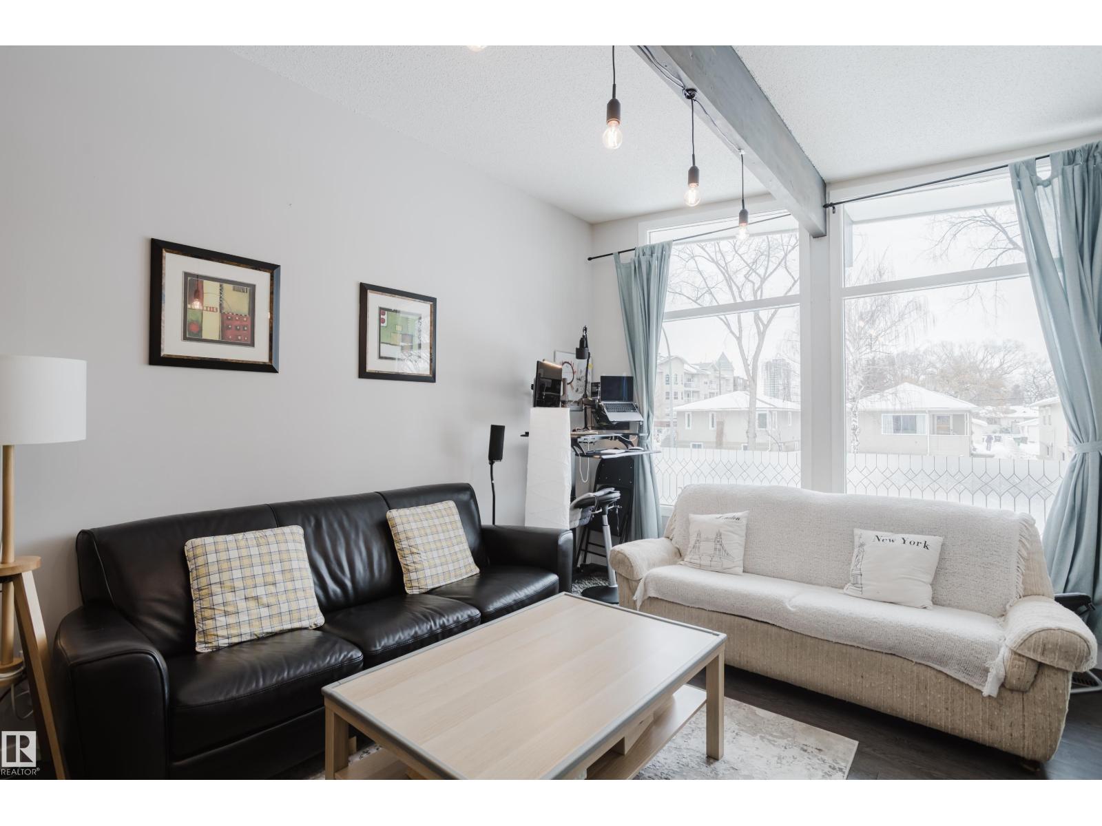 8123 8125 83 AV NW, Edmonton