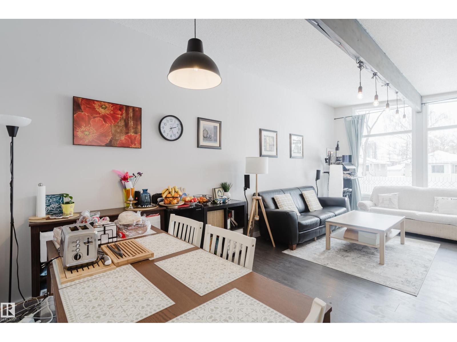 8123 8125 83 AV NW, Edmonton