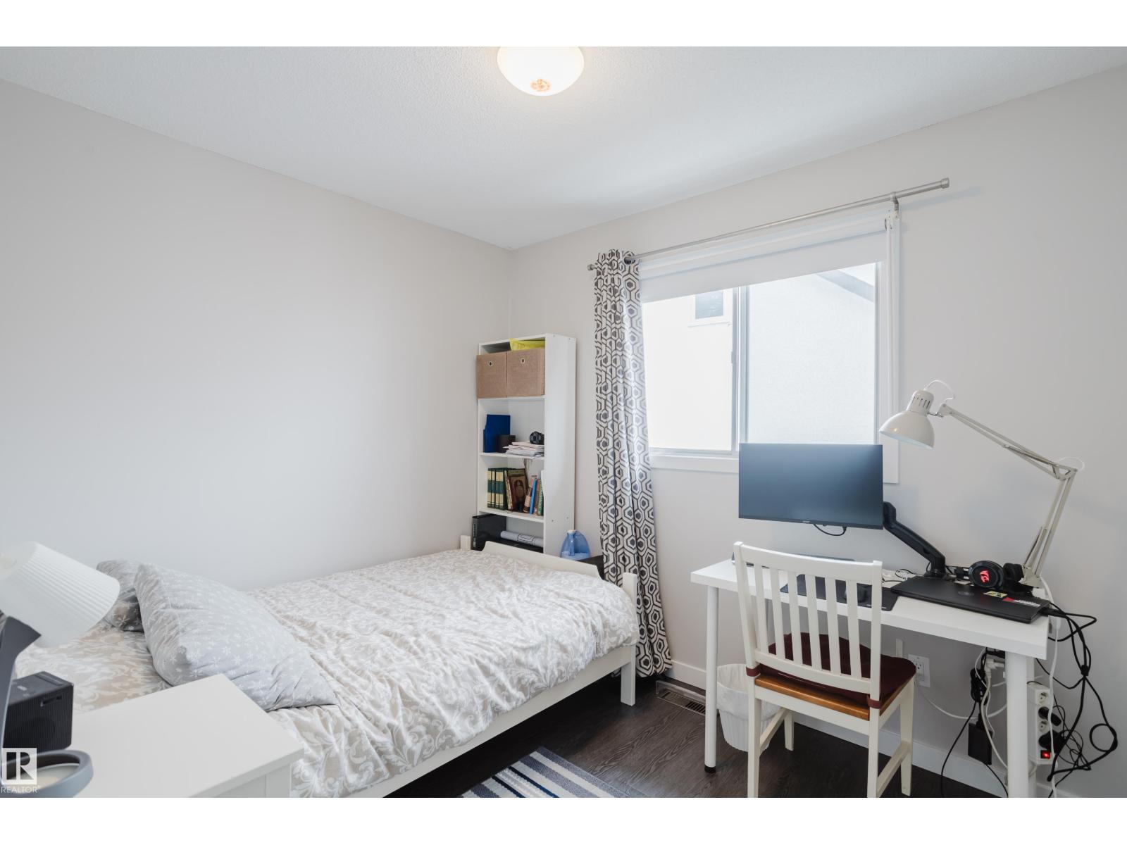 8123 8125 83 AV NW, Edmonton