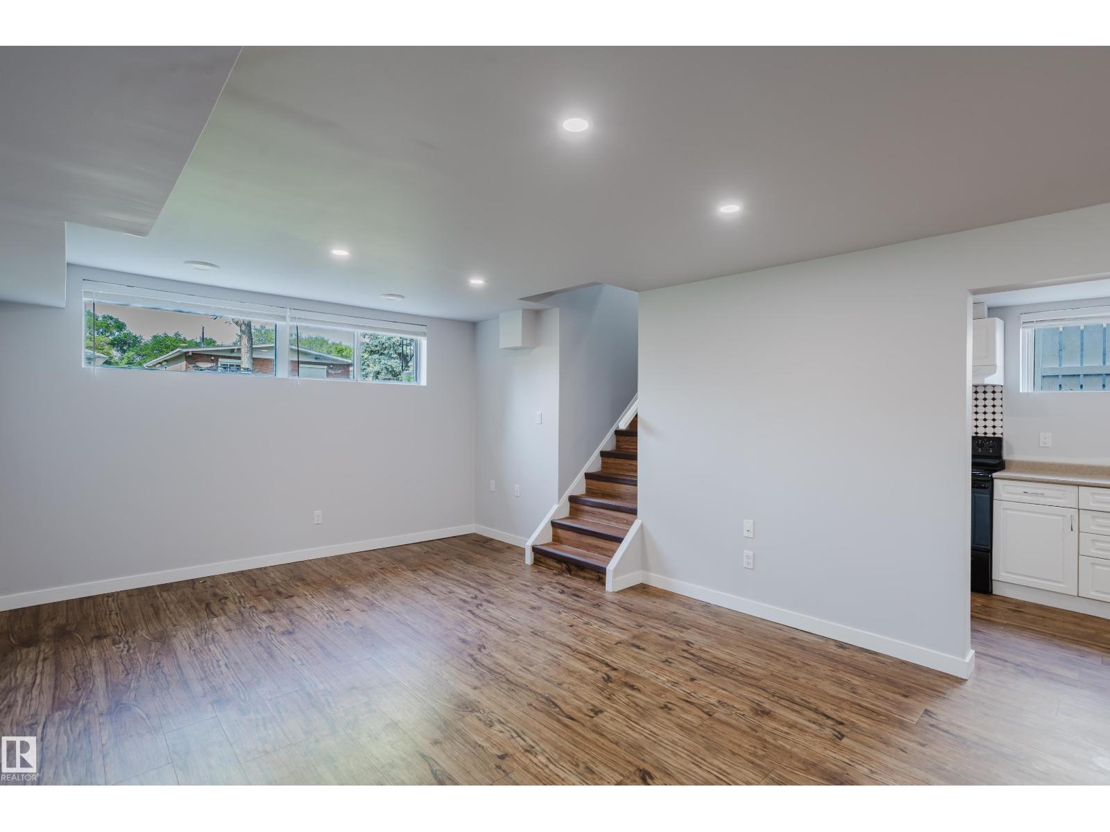 8123 8125 83 AV NW, Edmonton