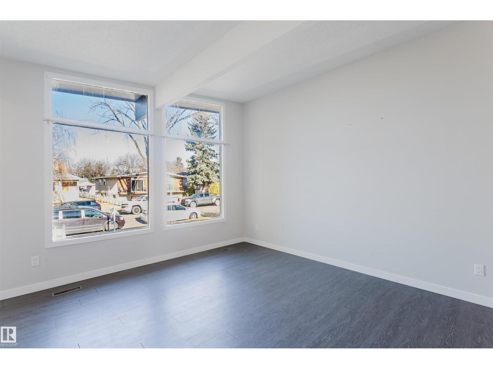 8123 8125 83 AV NW, Edmonton