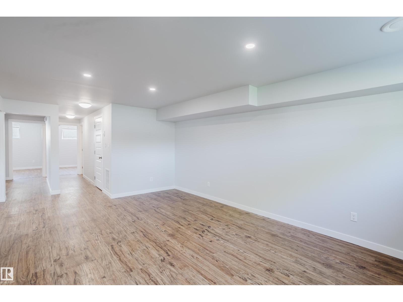 8123 8125 83 AV NW, Edmonton