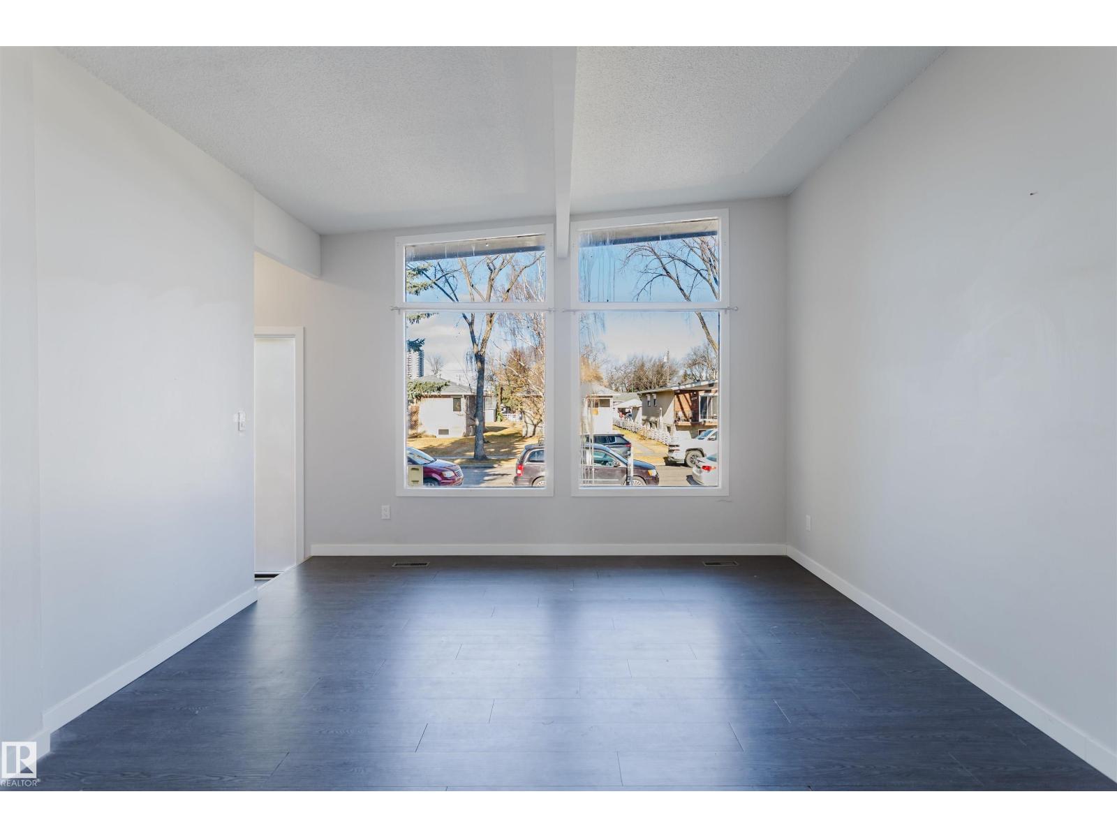 8123 8125 83 AV NW, Edmonton