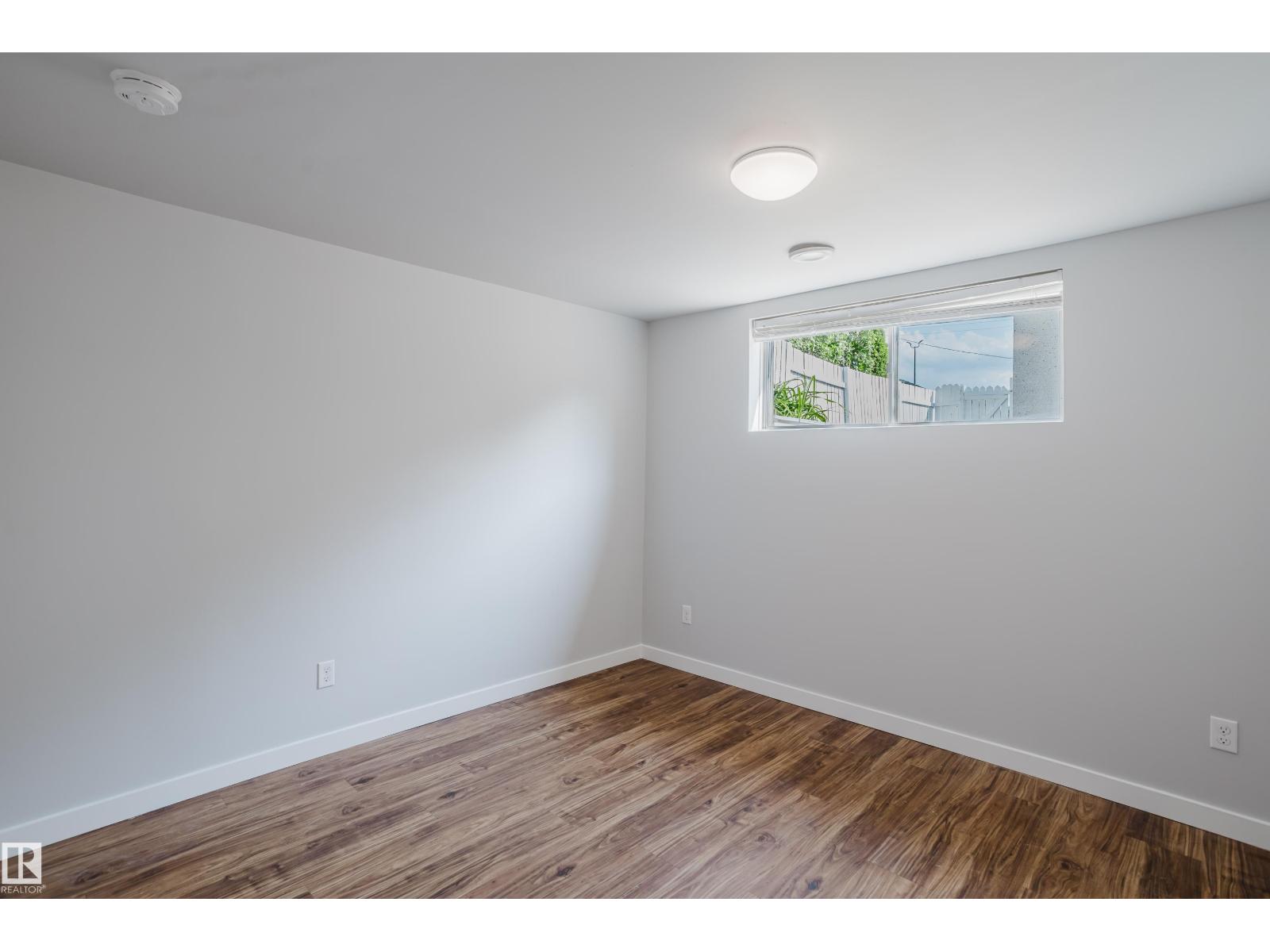 8123 8125 83 AV NW, Edmonton