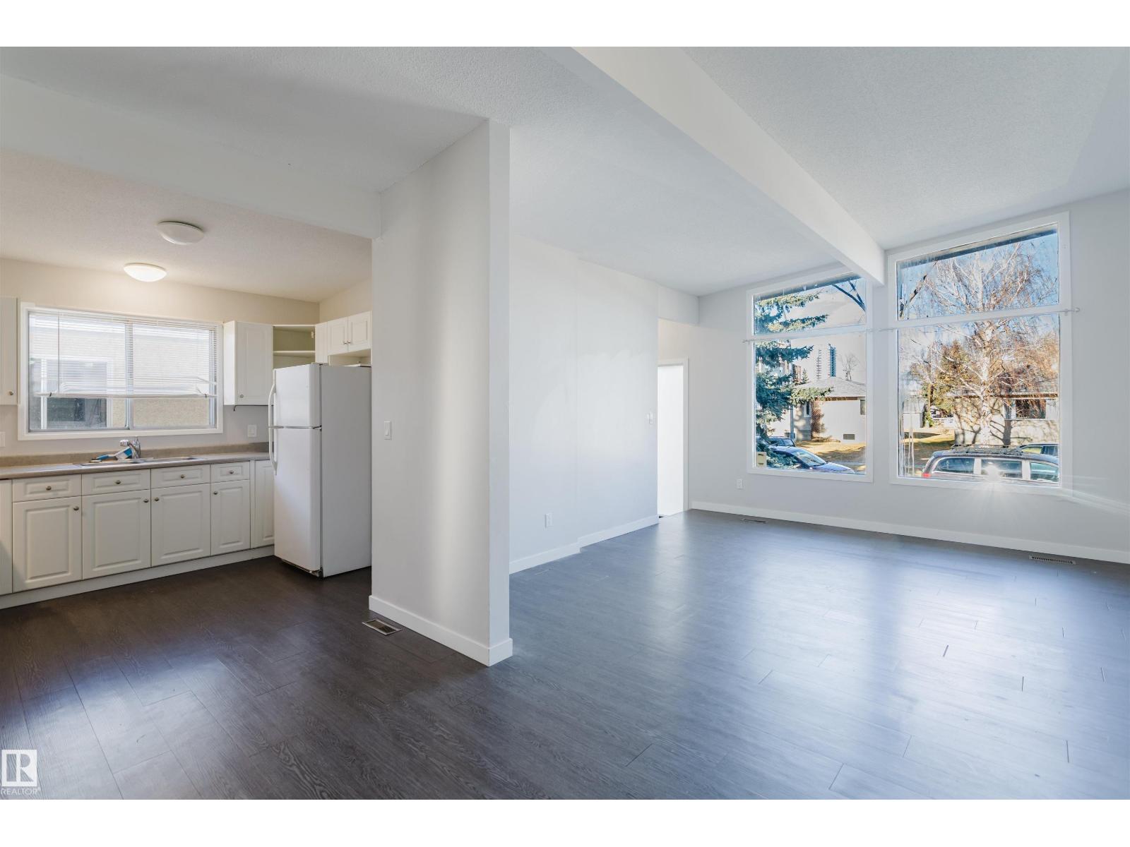 8123 8125 83 AV NW, Edmonton