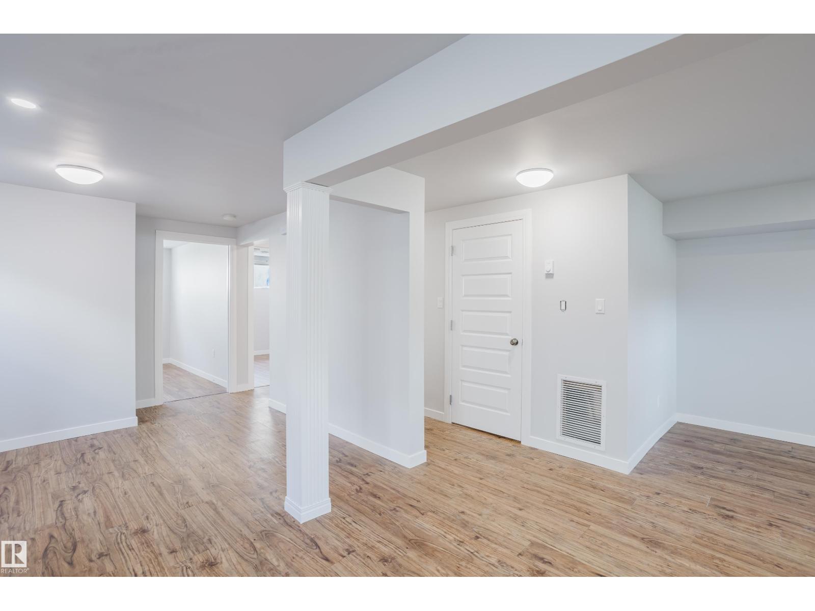 8123 8125 83 AV NW, Edmonton