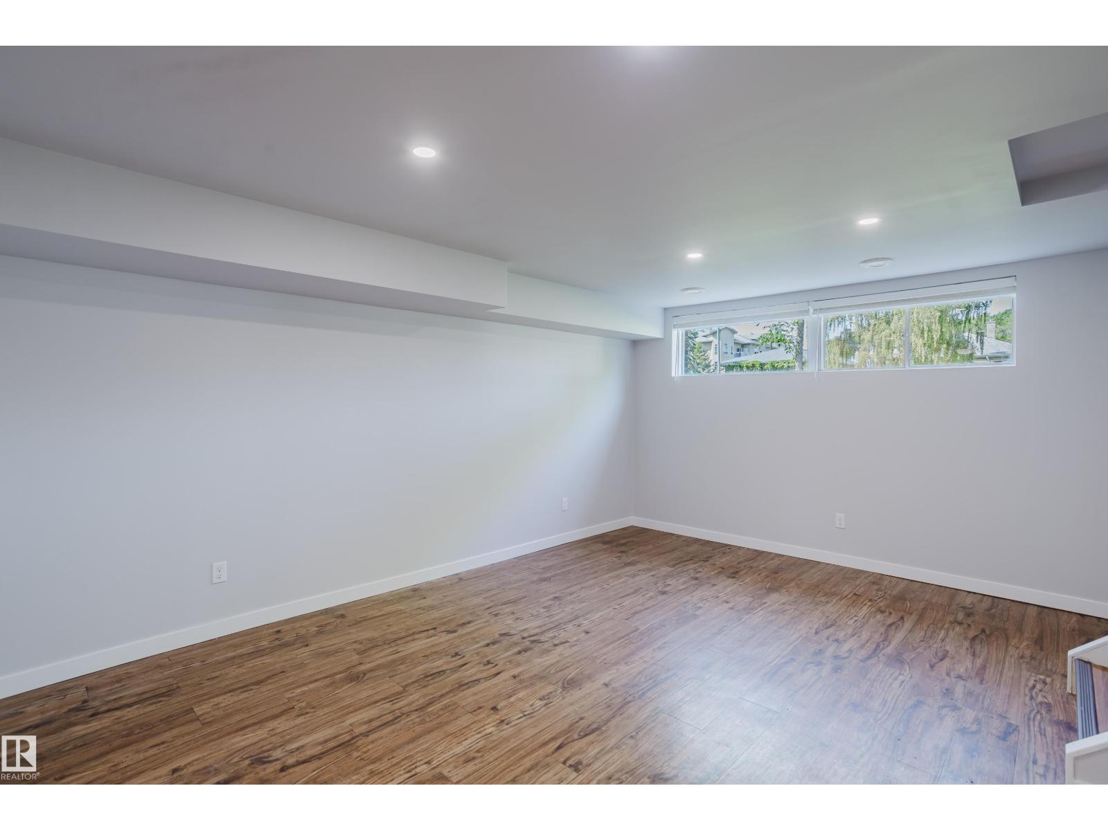 8123 8125 83 AV NW, Edmonton