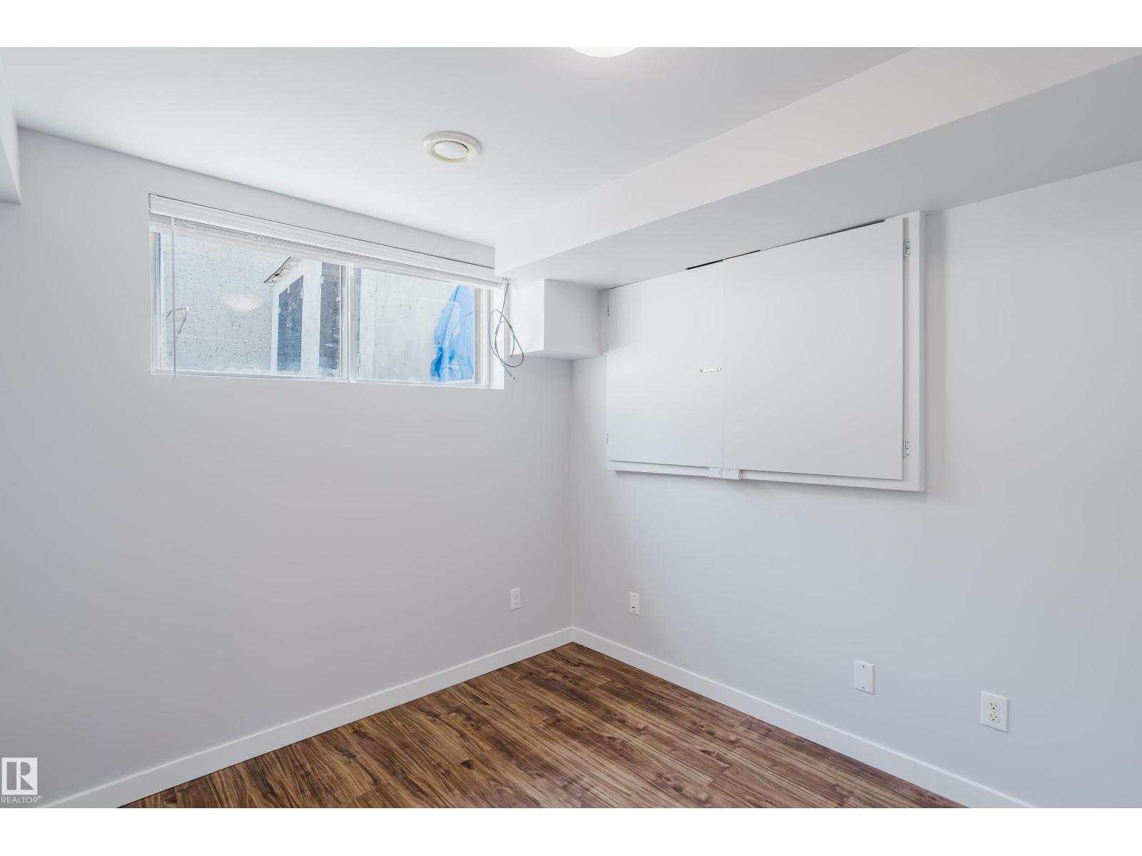 8123 8125 83 AV NW, Edmonton