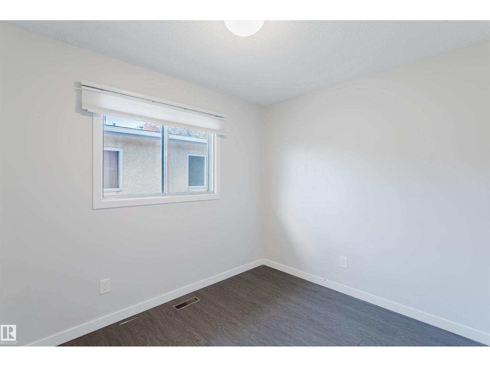 8123 8125 83 AV NW, Edmonton