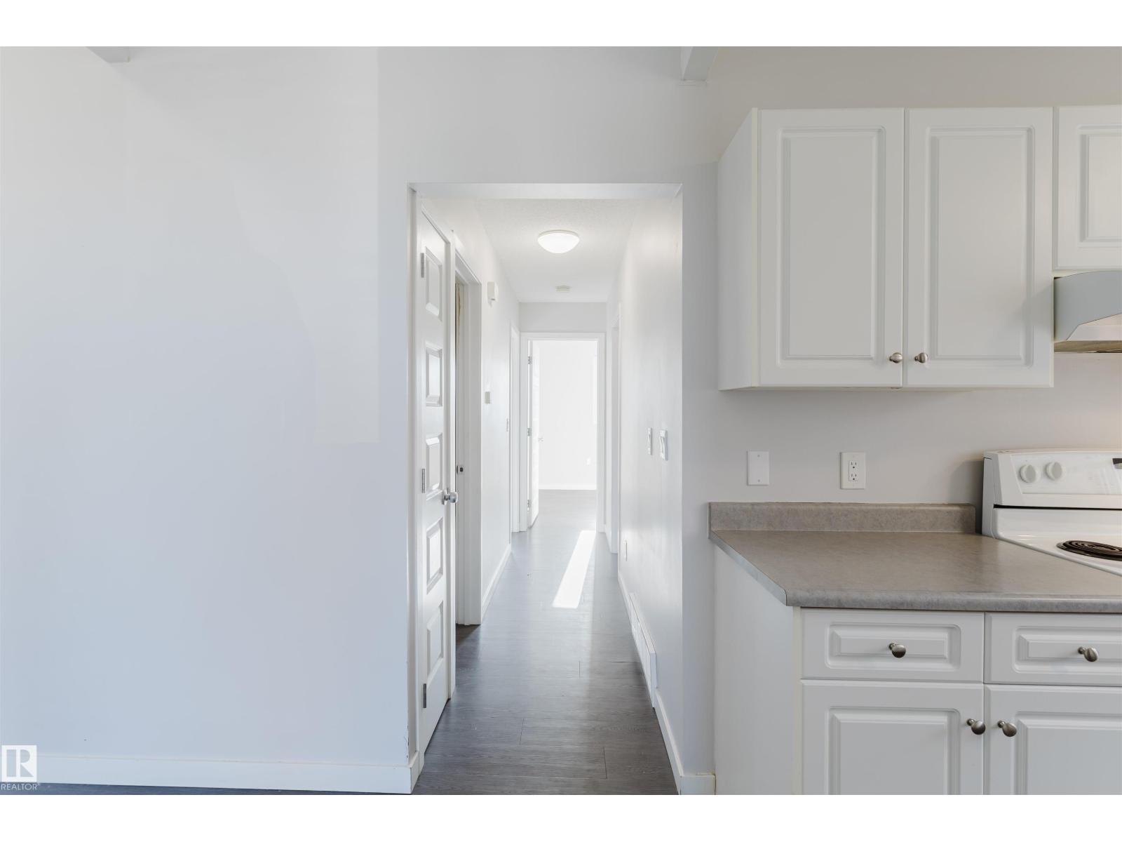 8123 8125 83 AV NW, Edmonton