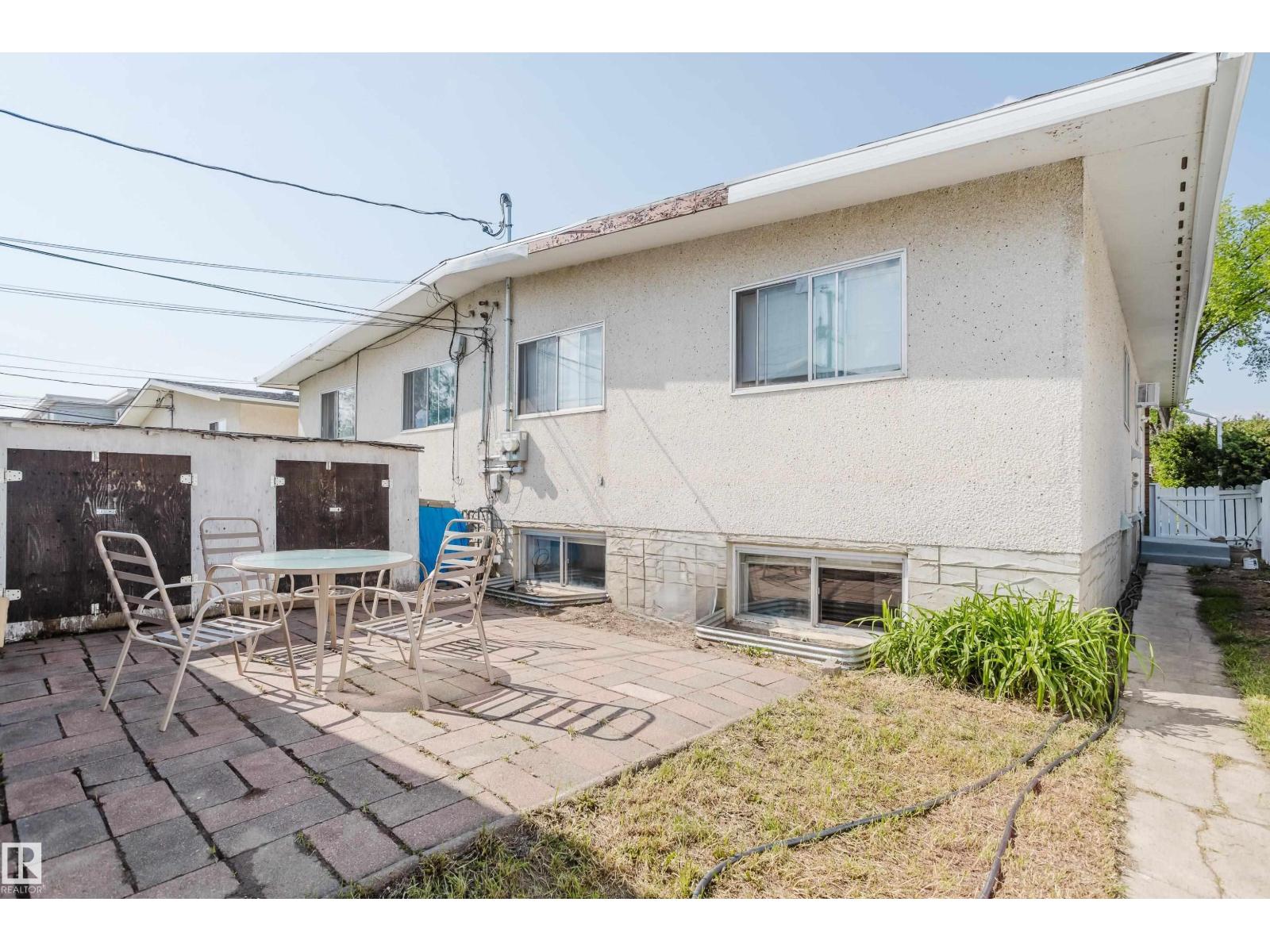 8123 8125 83 AV NW, Edmonton