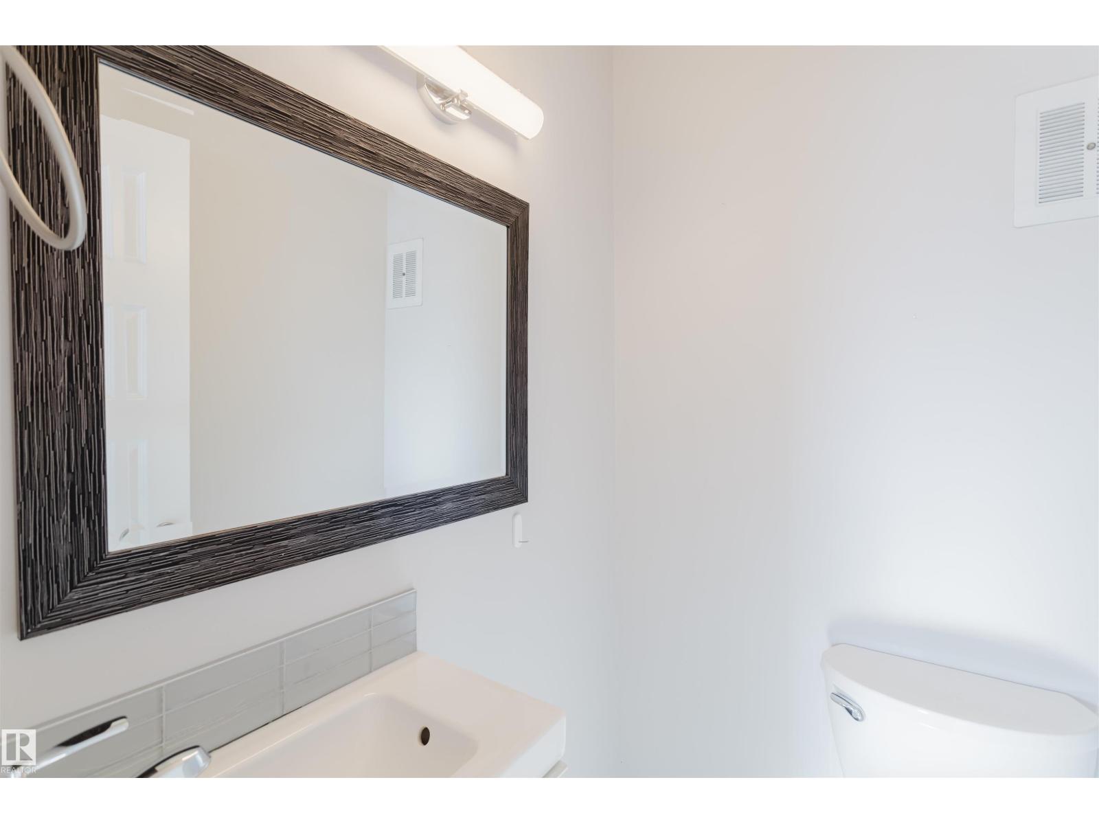 8123 8125 83 AV NW, Edmonton