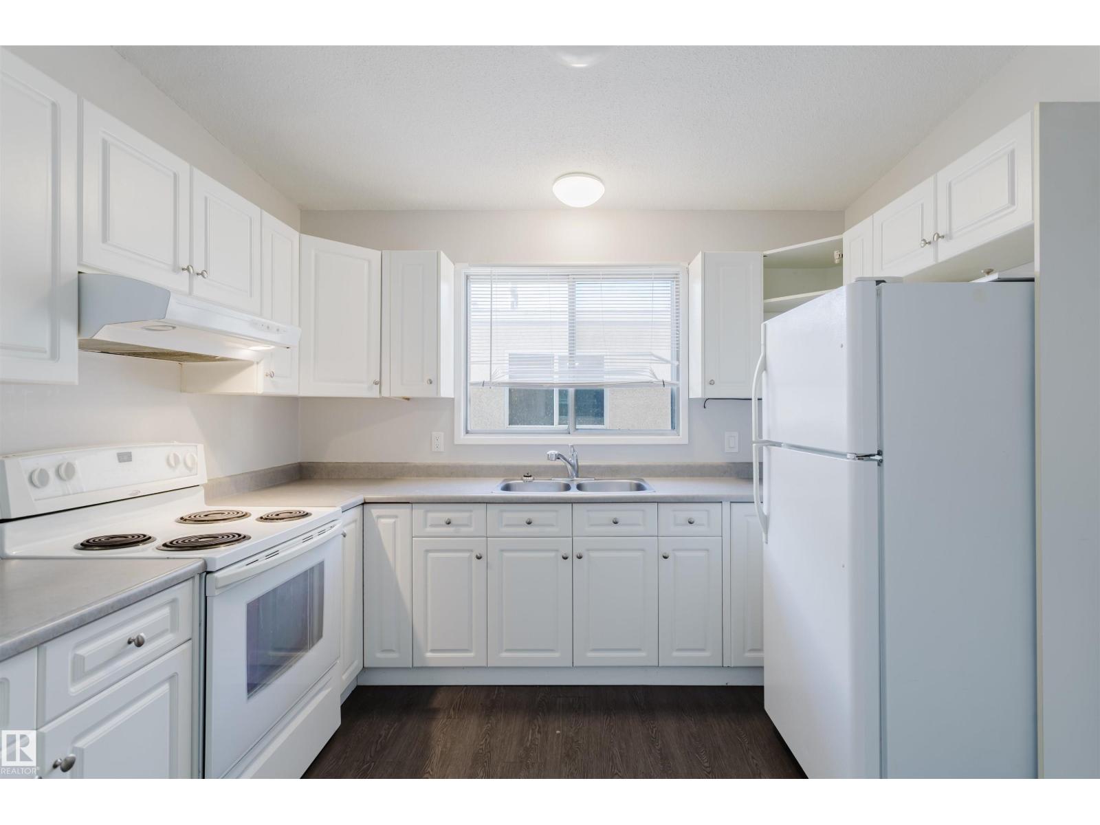 8123 8125 83 AV NW, Edmonton