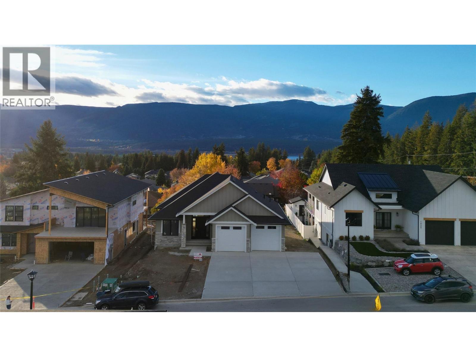 1905 35 Street NE, Salmon Arm