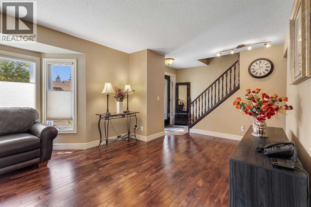 Single Family House for Sale in  castleglen Way NE Castleridge Calgary 