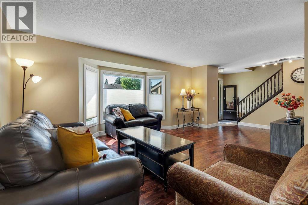 Single Family House for Sale in  castleglen Way NE Castleridge Calgary 