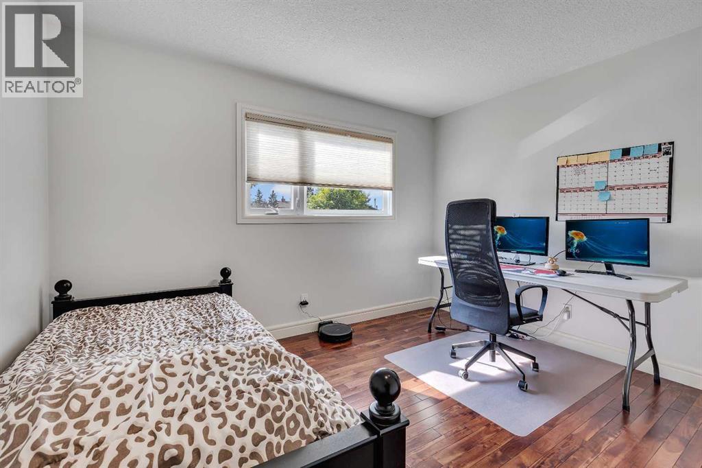 Single Family House for Sale in  castleglen Way NE Castleridge Calgary 